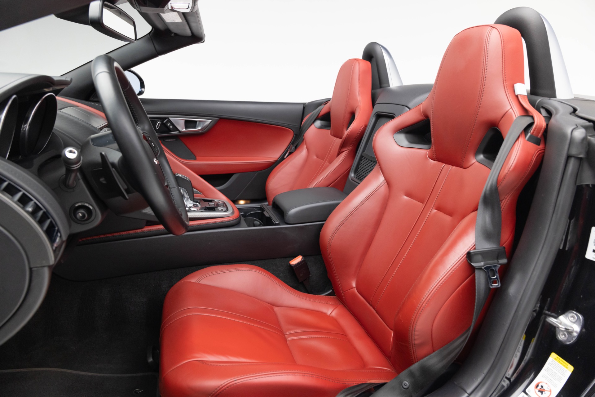 2015 Jaguar F-TYPE photo 4