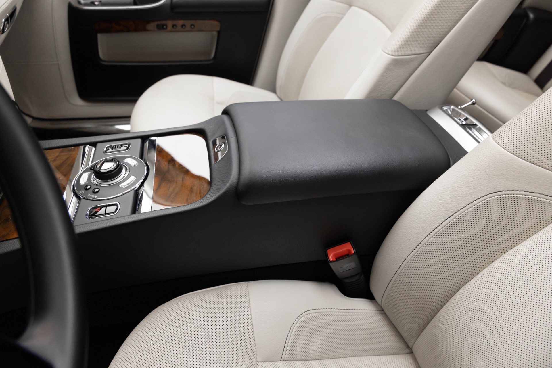 2012 Rolls Royce Ghost RR4 photo 26