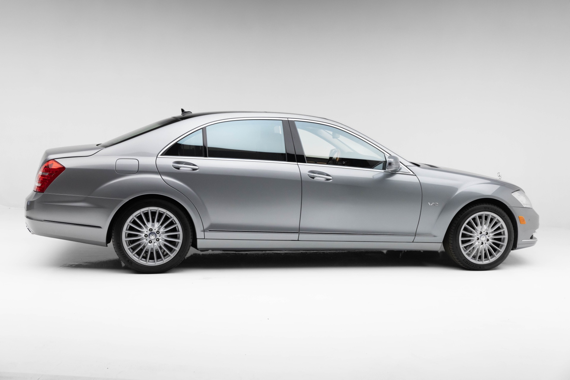 2010 Mercedes Benz S 600 photo 5
