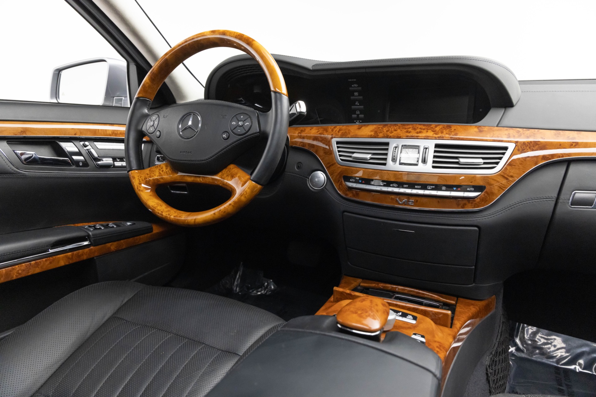 2010 Mercedes Benz S 600 photo 6