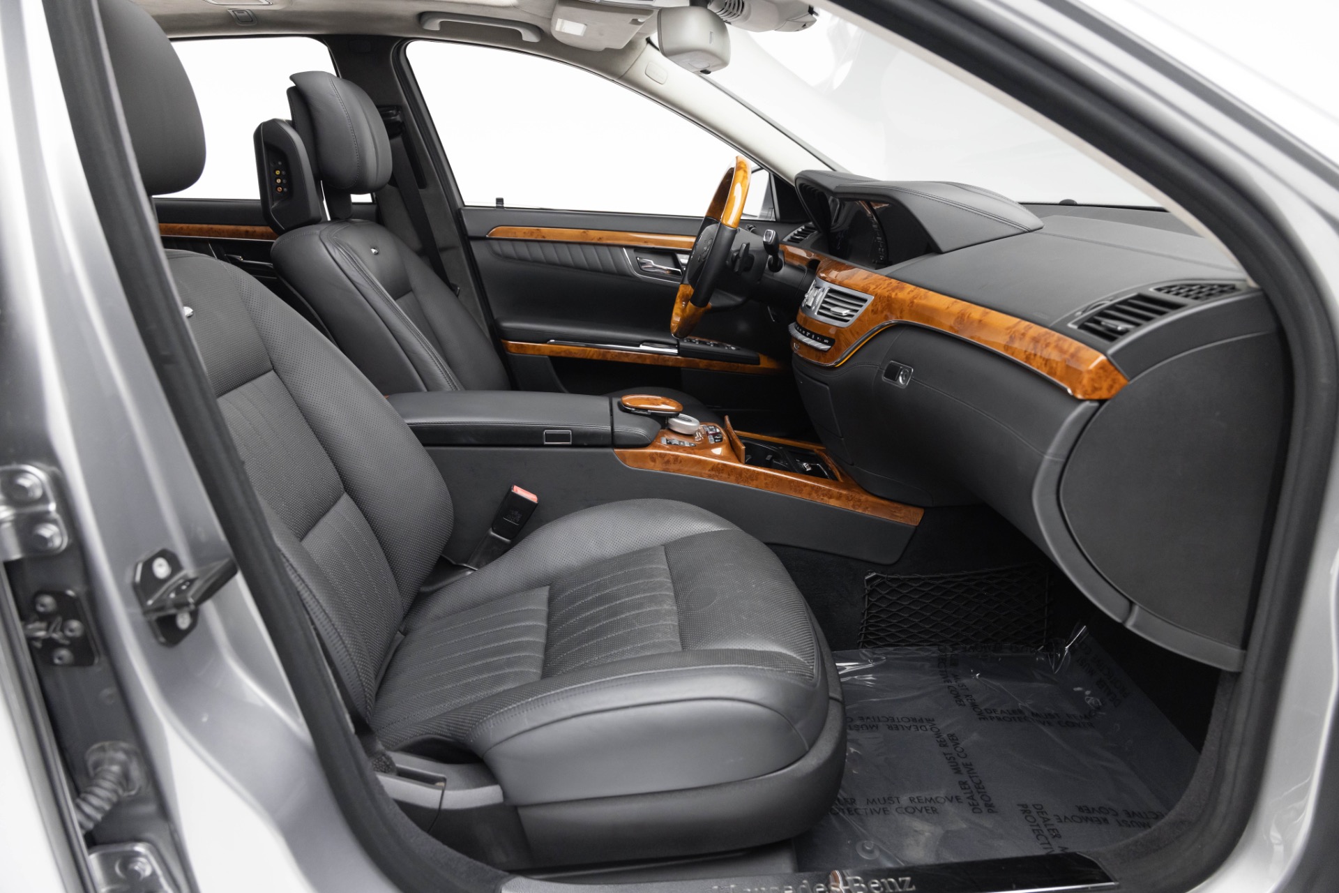 2010 Mercedes Benz S 600 photo 8