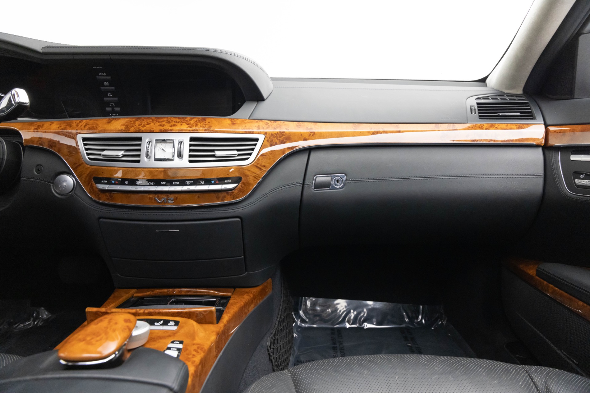 2010 Mercedes Benz S 600 photo 10