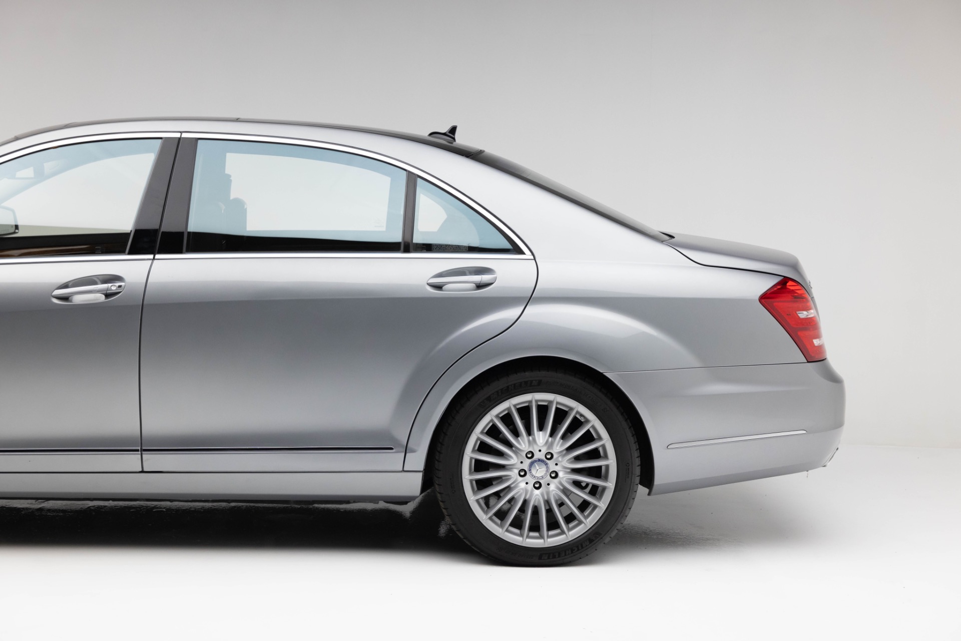 2010 Mercedes Benz S 600 photo 13