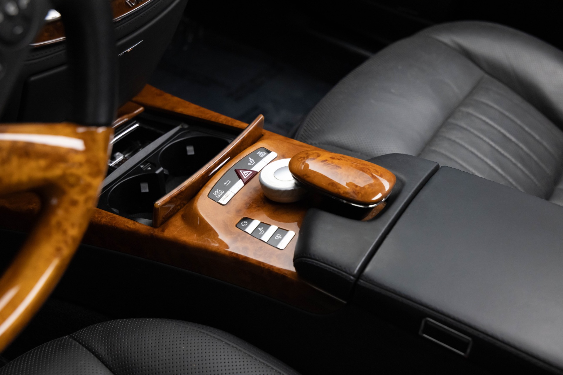 2010 Mercedes Benz S 600 photo 14