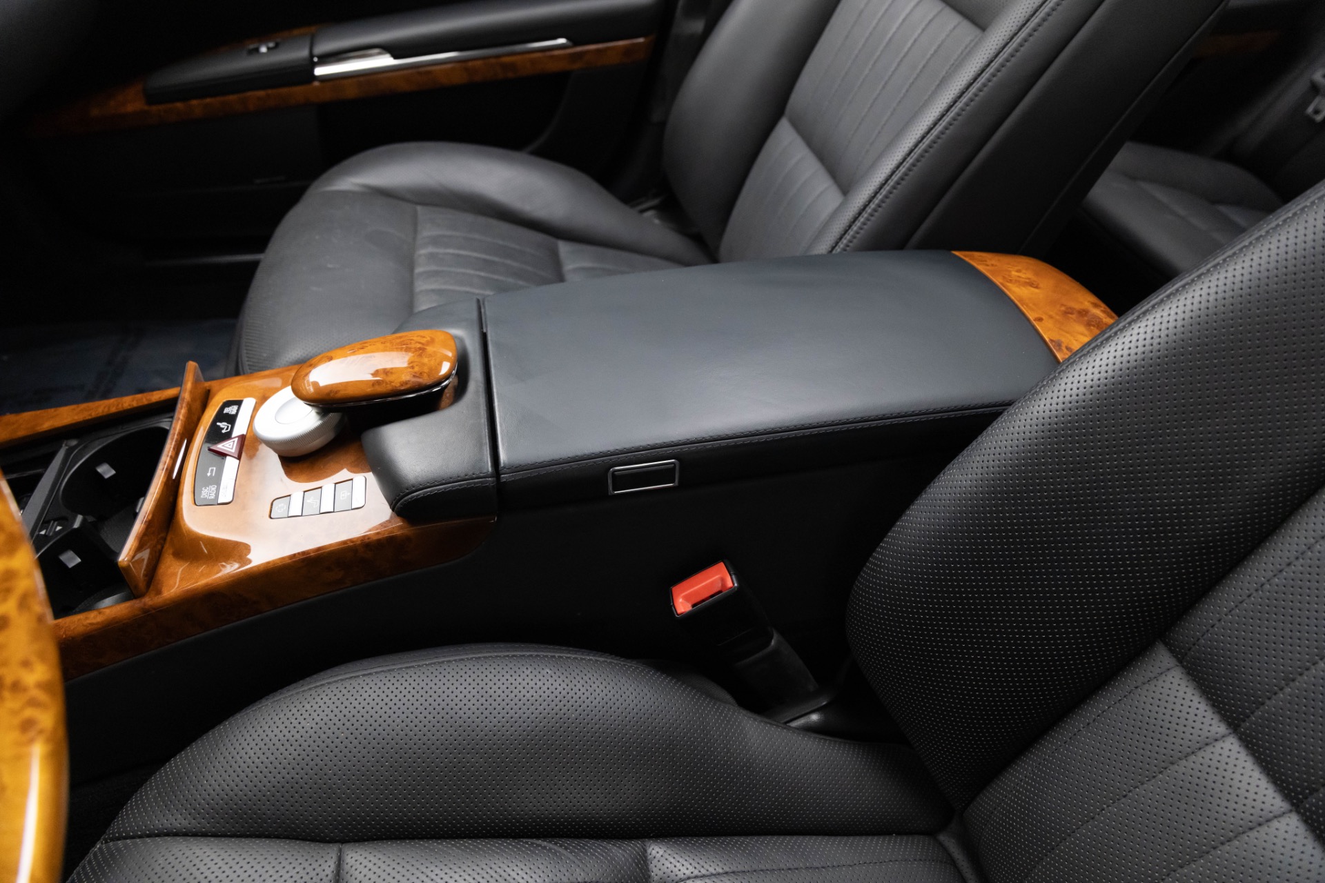 2010 Mercedes Benz S 600 photo 16