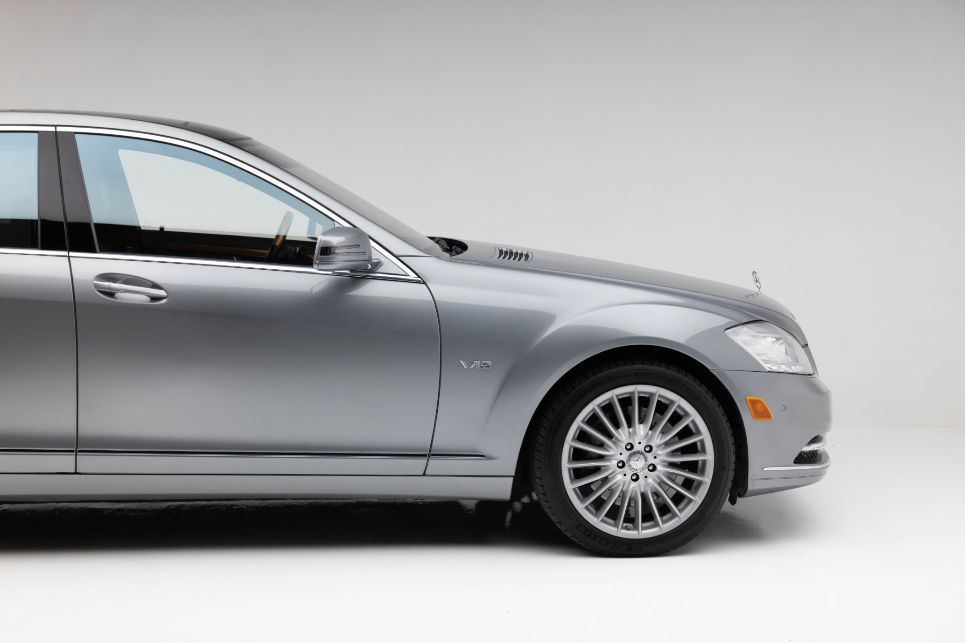 2010 Mercedes Benz S 600 photo 17