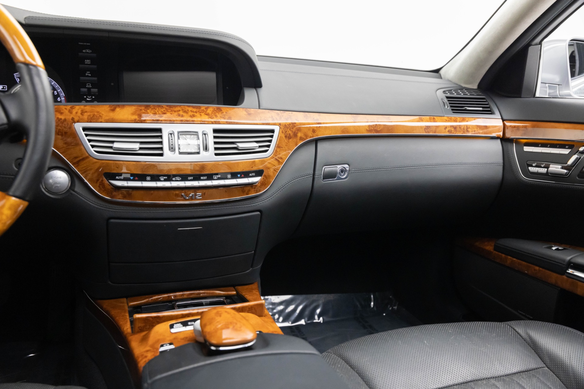 2010 Mercedes Benz S 600 photo 18