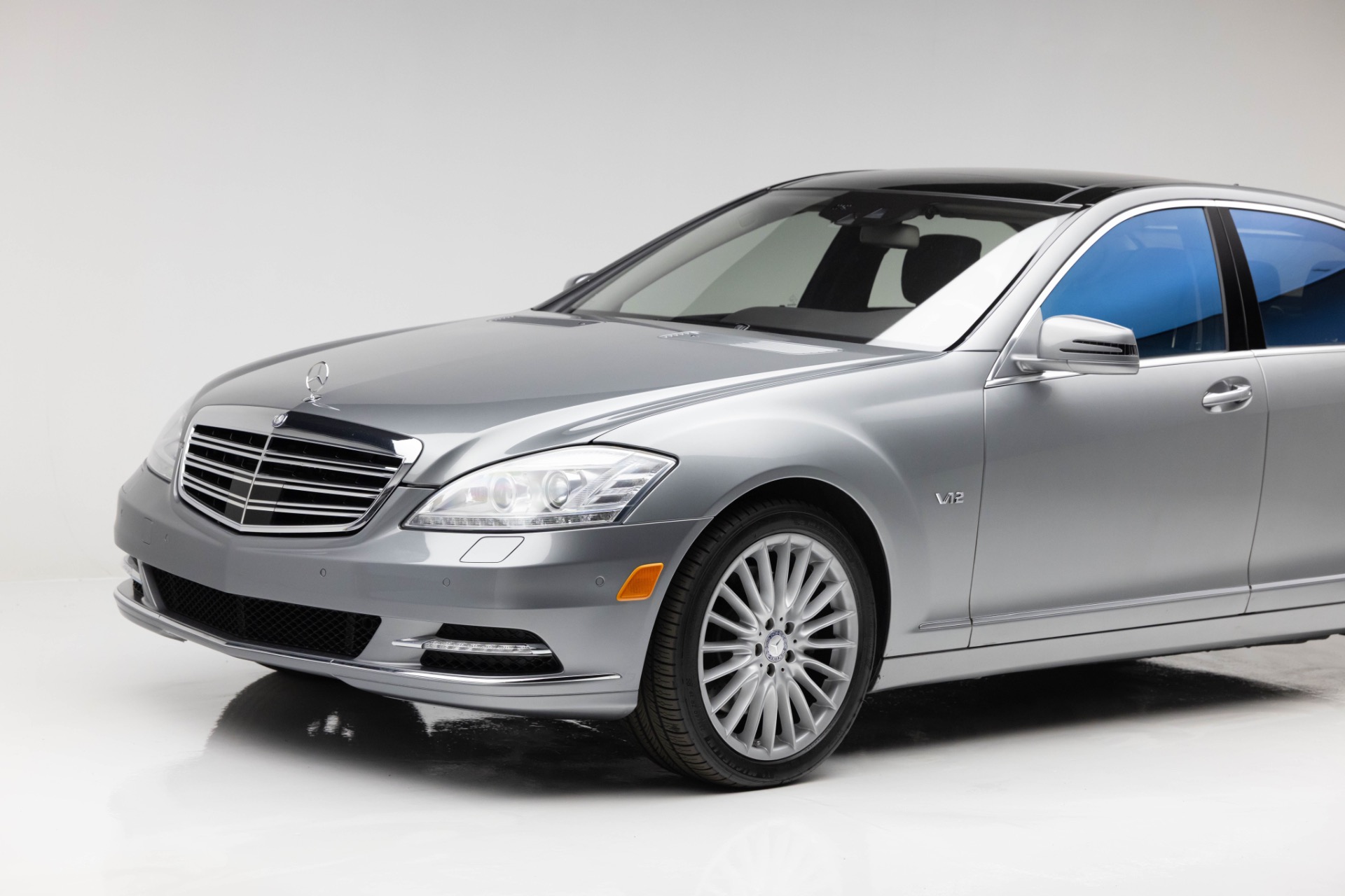 2010 Mercedes Benz S 600 photo 27