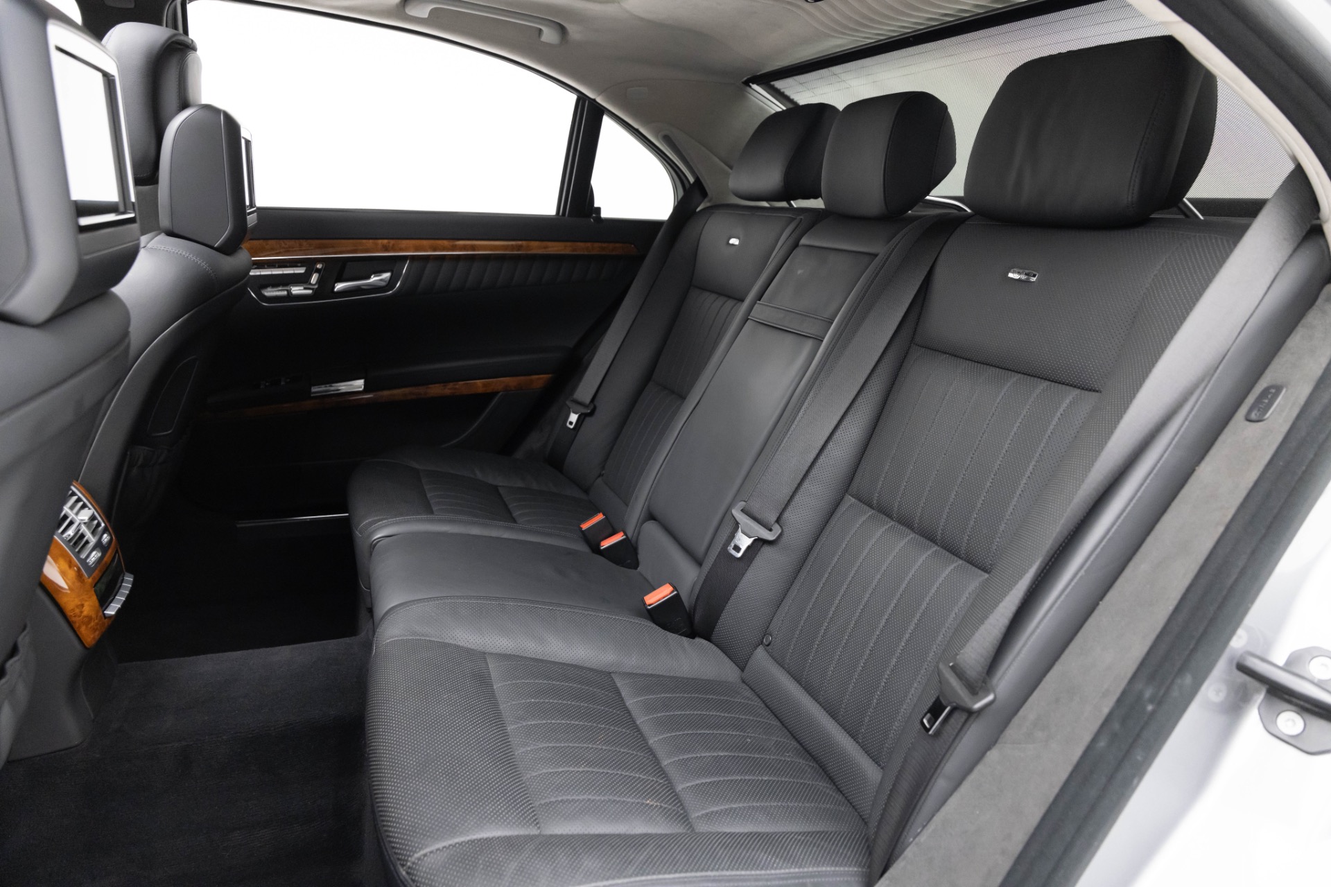 2010 Mercedes Benz S 600 photo 28