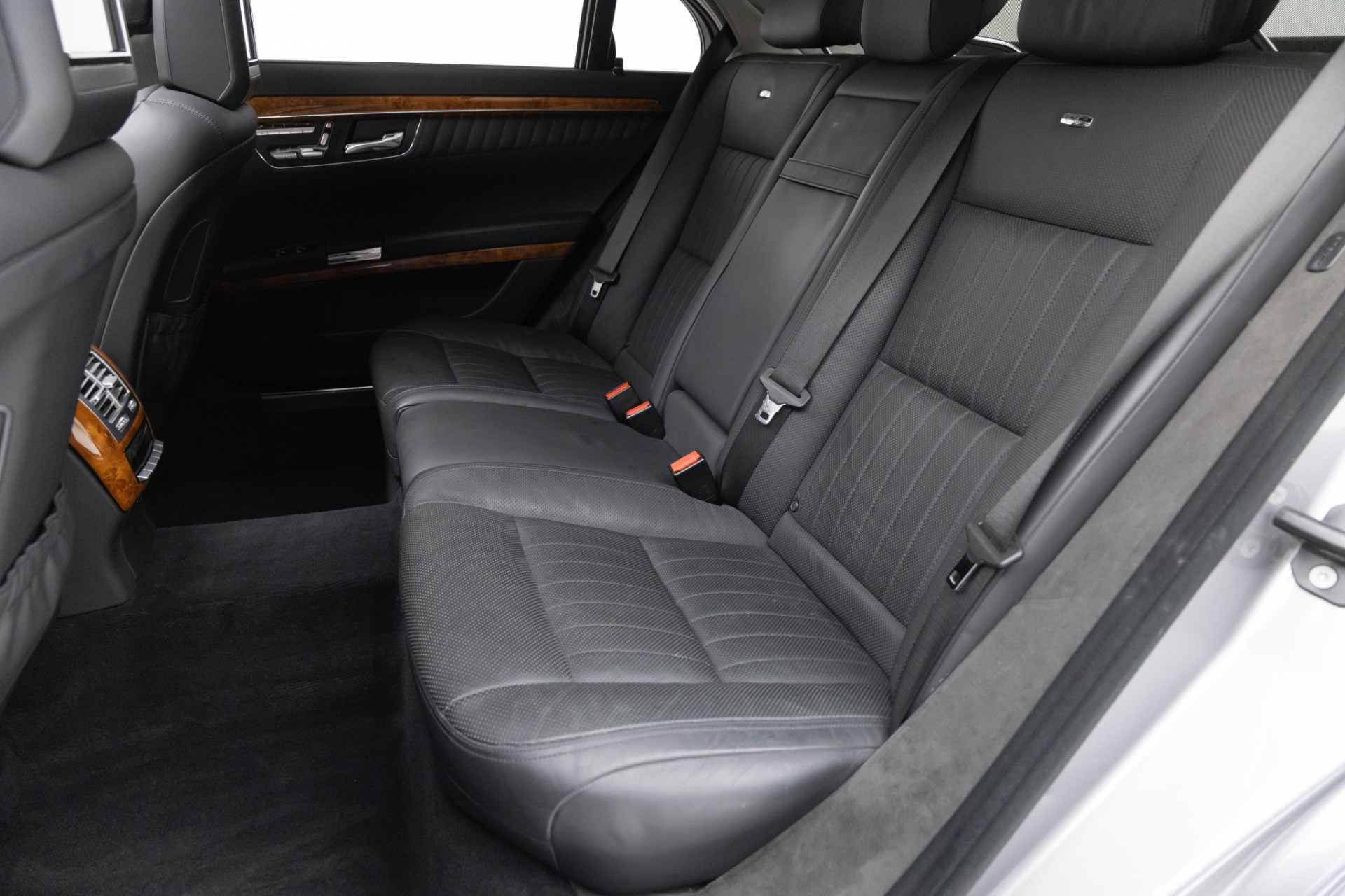 2010 Mercedes Benz S 600 photo 32