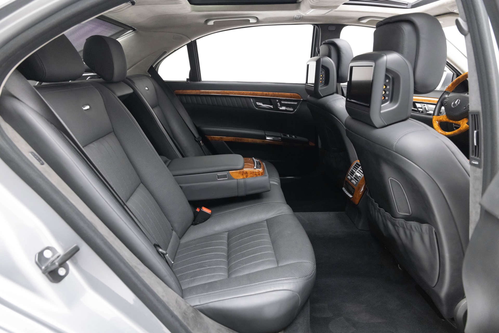 2010 Mercedes Benz S 600 photo 34