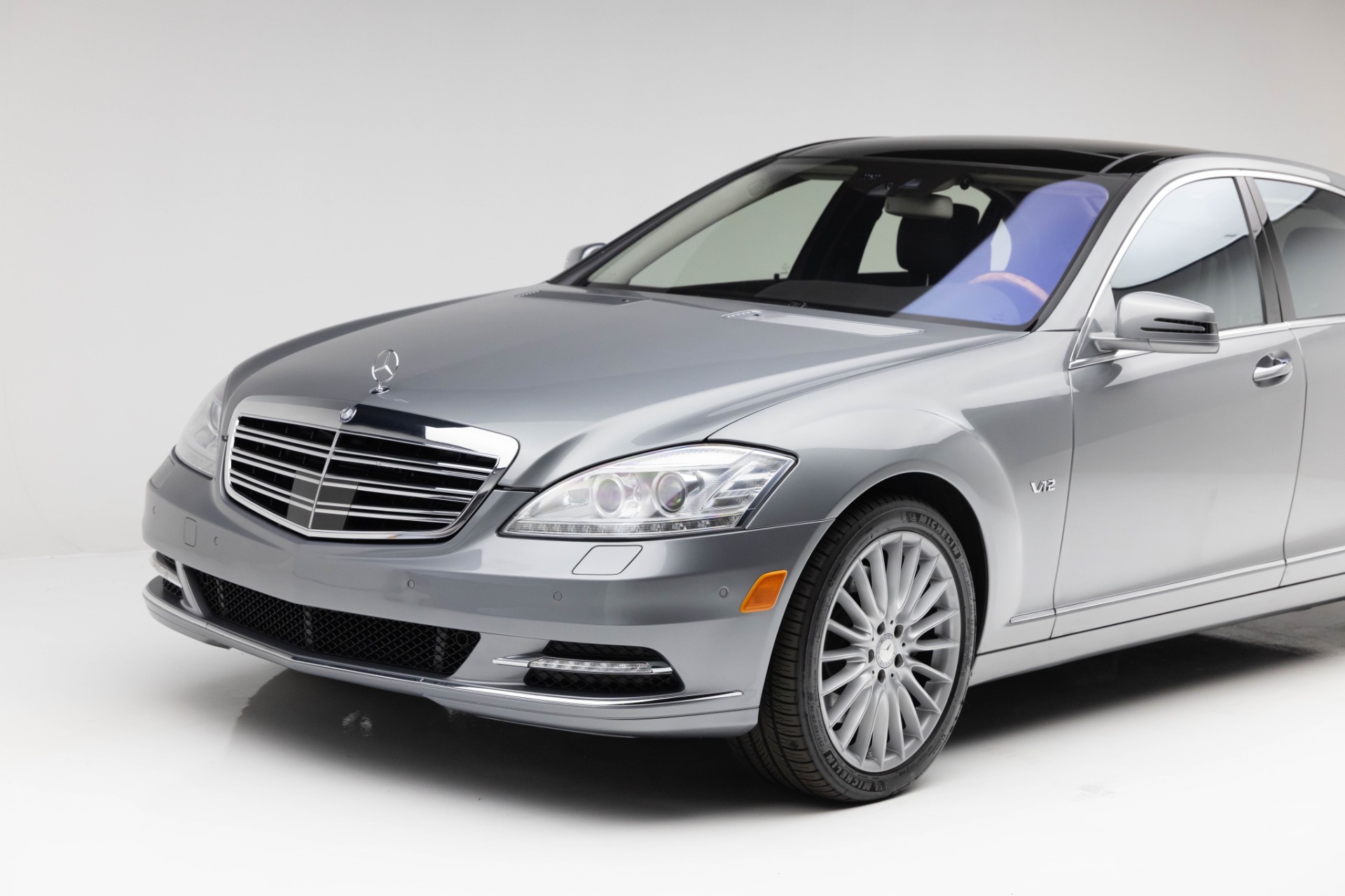 2010 Mercedes Benz S 600 photo 35