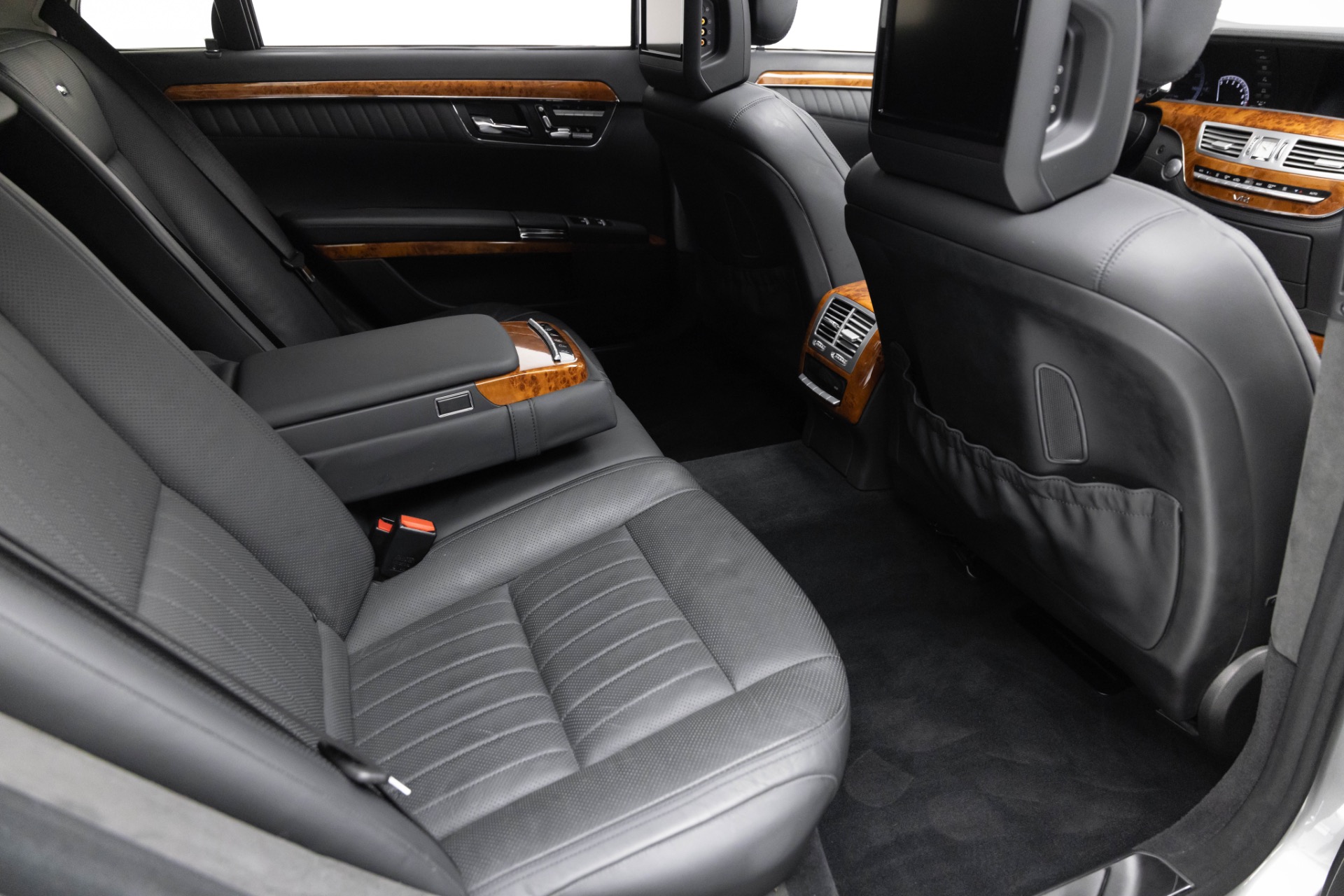 2010 Mercedes Benz S 600 photo 36