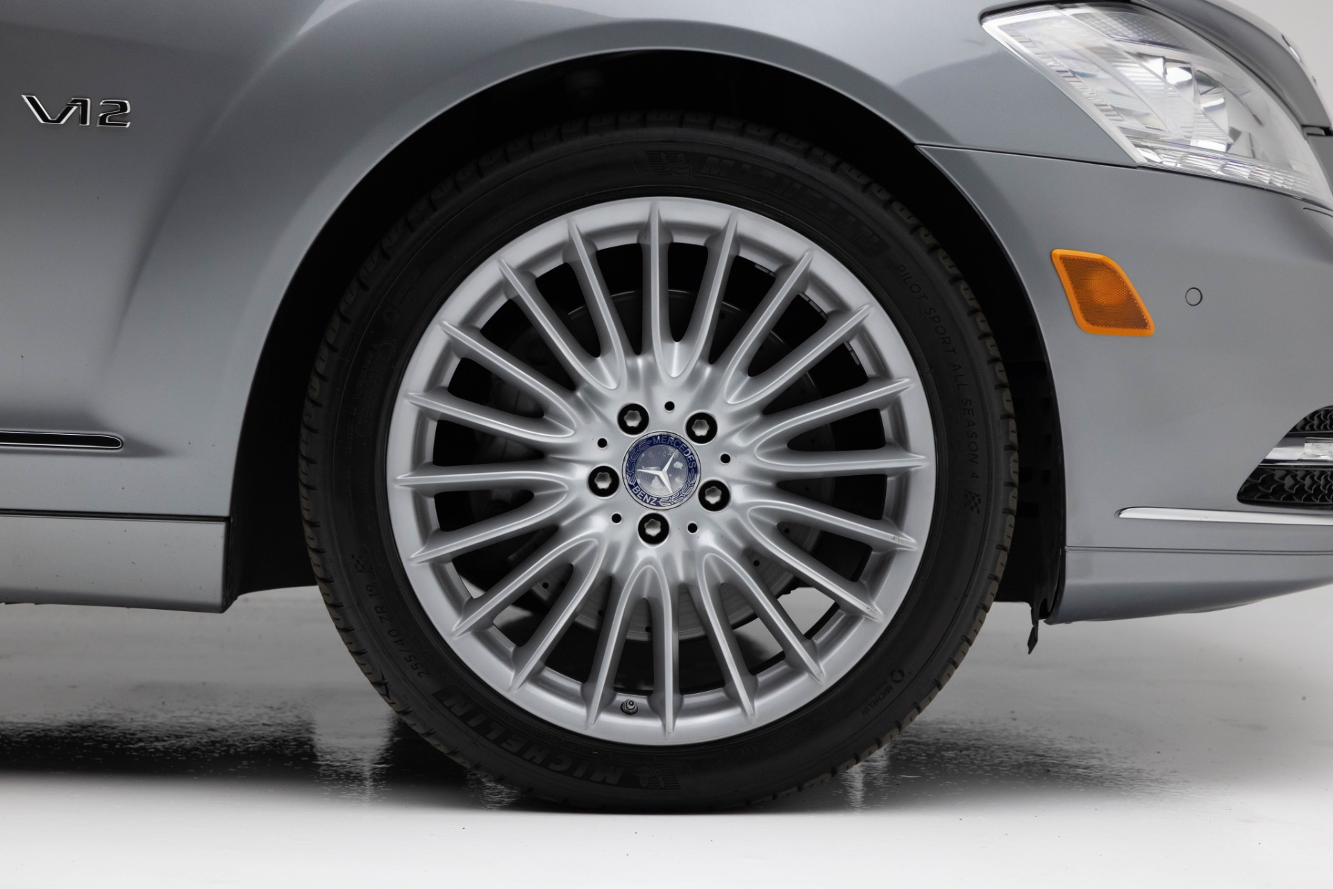 2010 Mercedes Benz S 600 photo 39