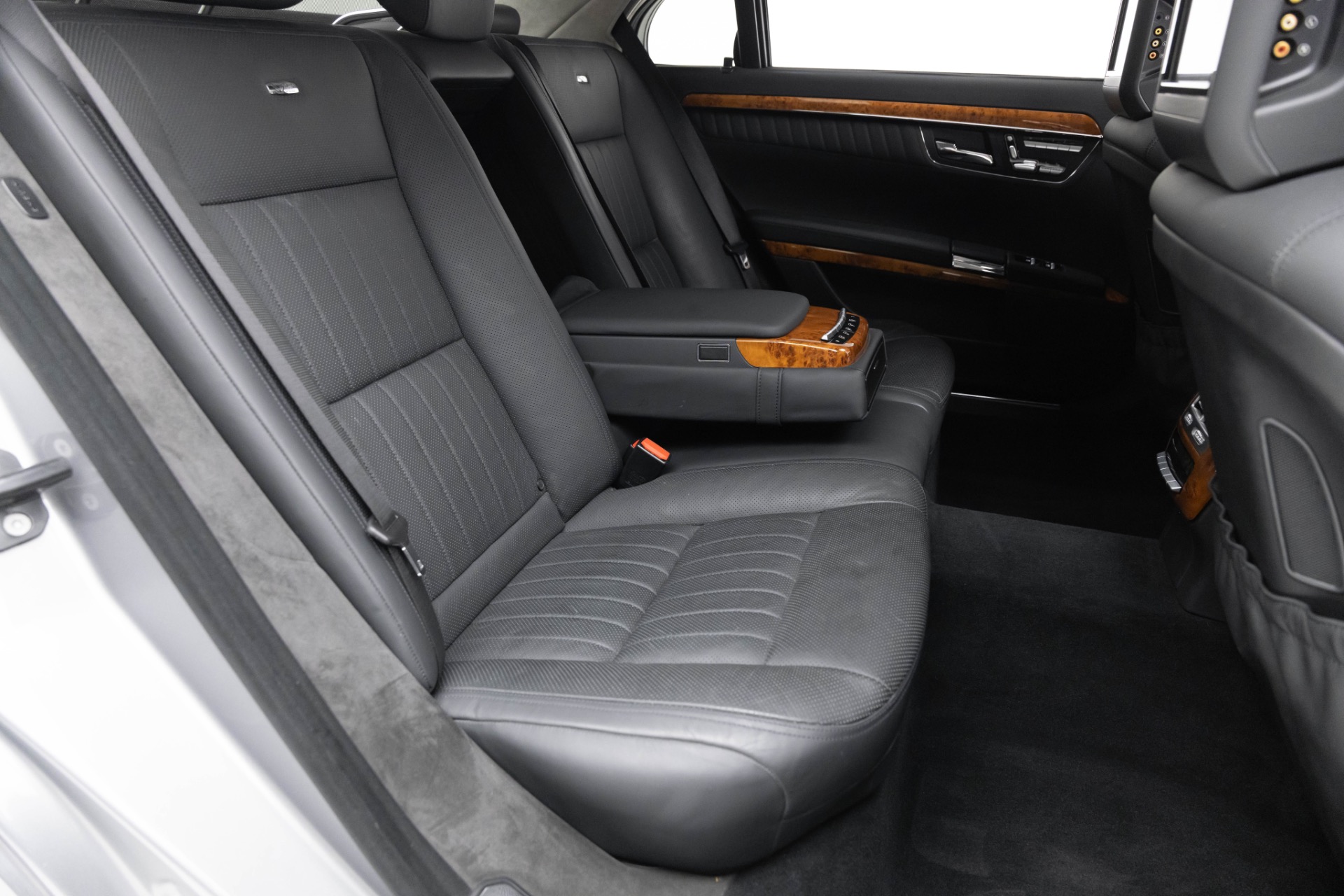 2010 Mercedes Benz S 600 photo 40