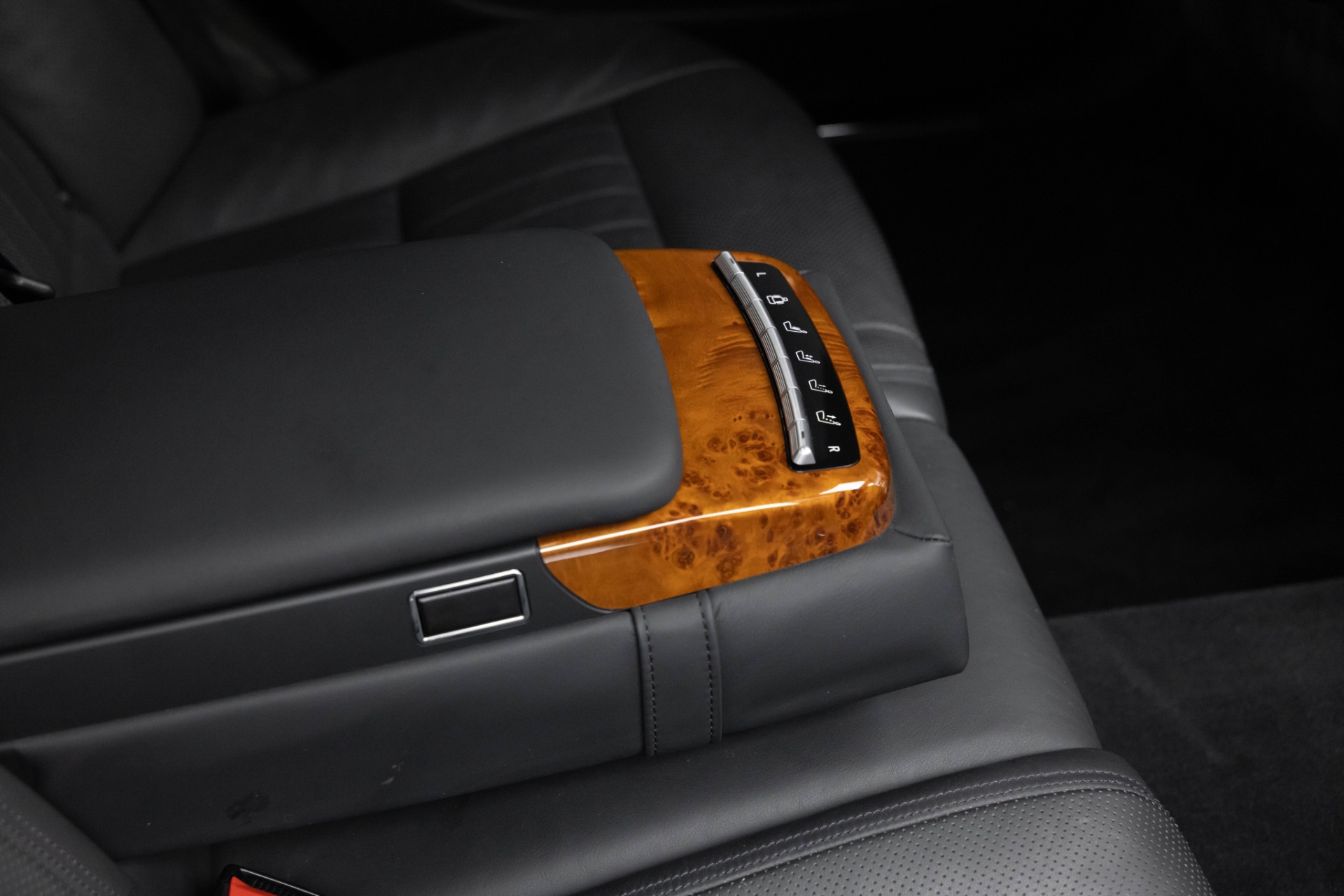 2010 Mercedes Benz S 600 photo 42