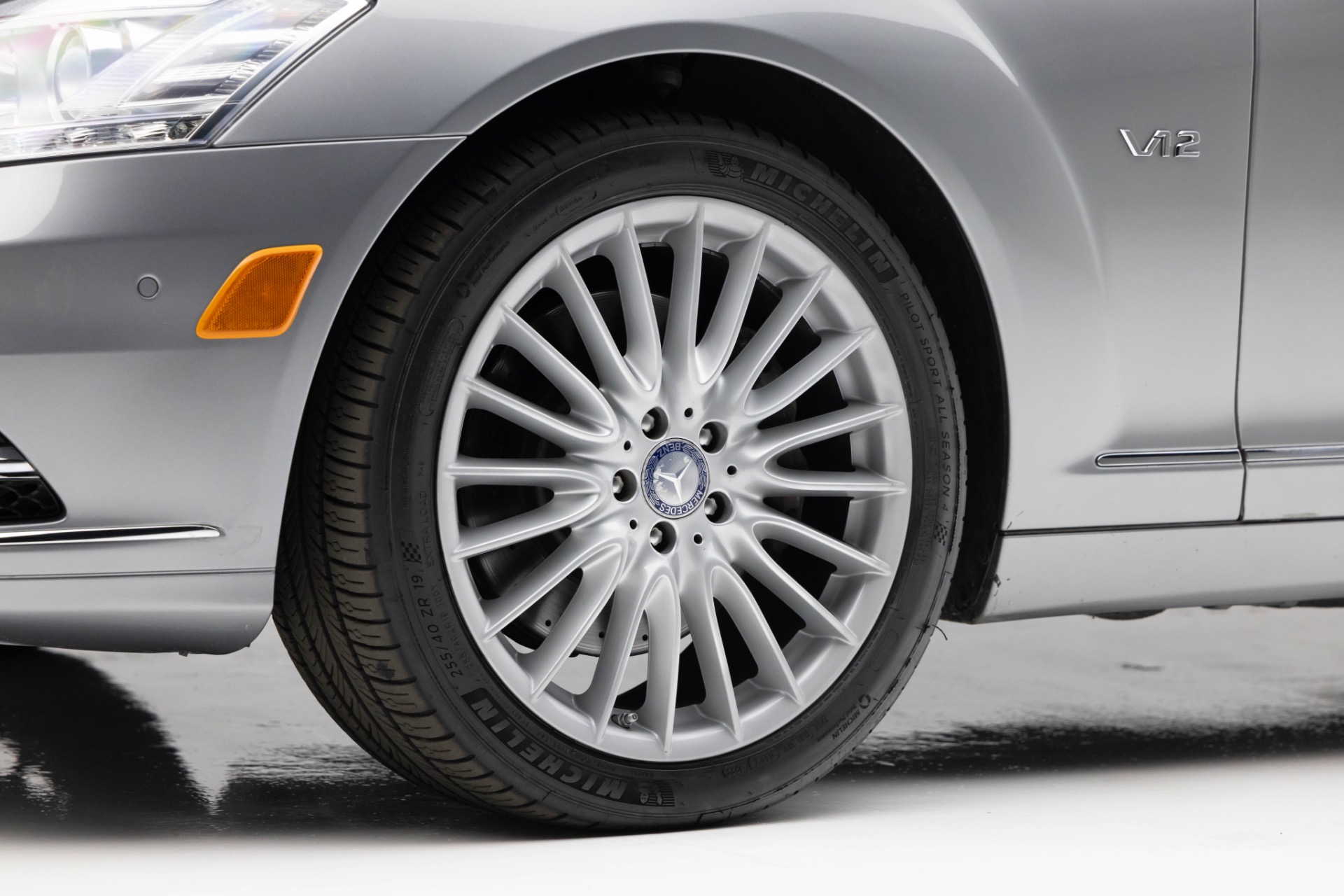 2010 Mercedes Benz S 600 photo 43