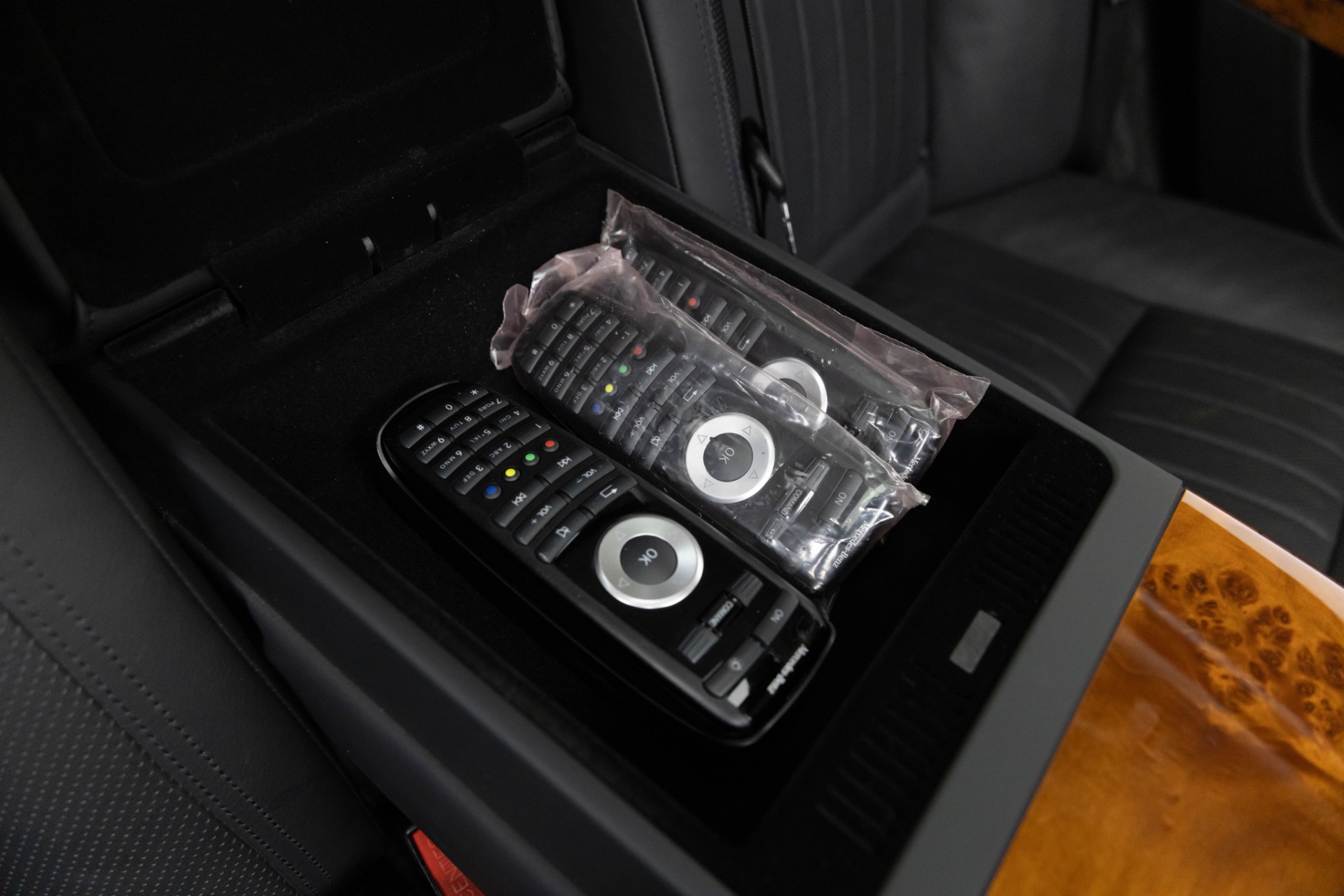 2010 Mercedes Benz S 600 photo 44