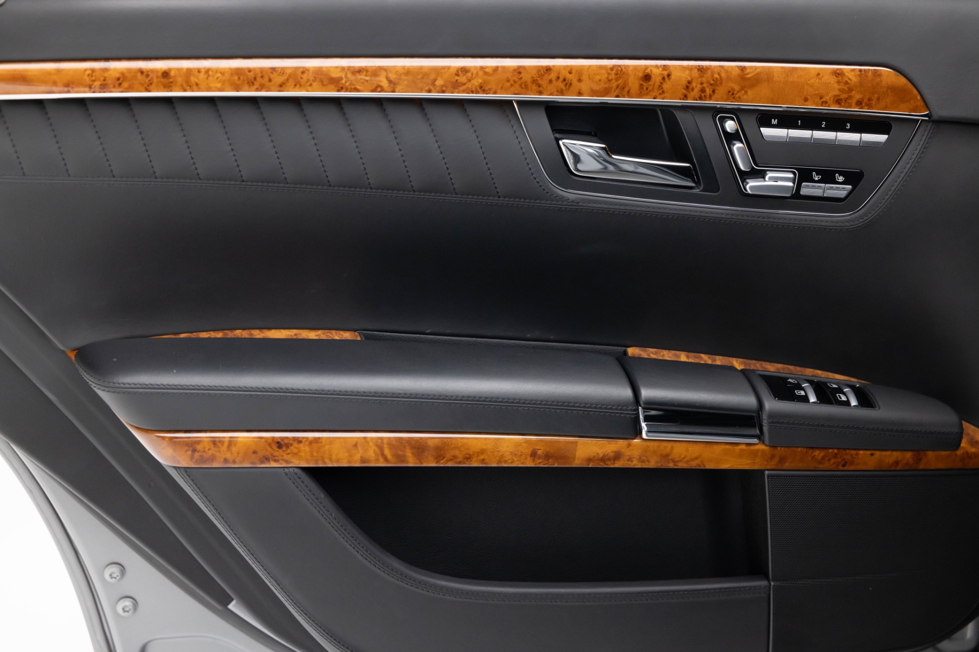 2010 Mercedes Benz S 600 photo 52