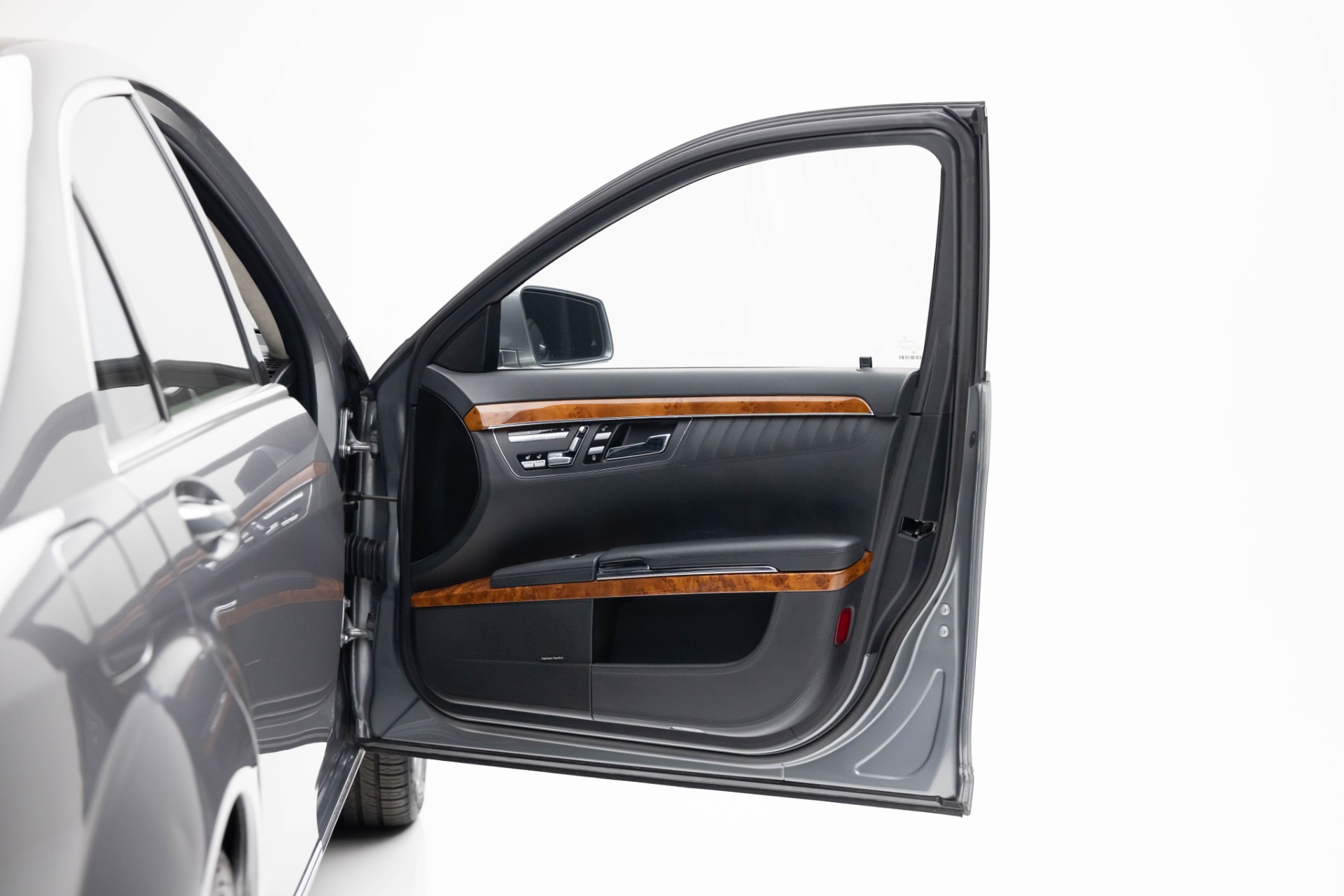 2010 Mercedes Benz S 600 photo 53