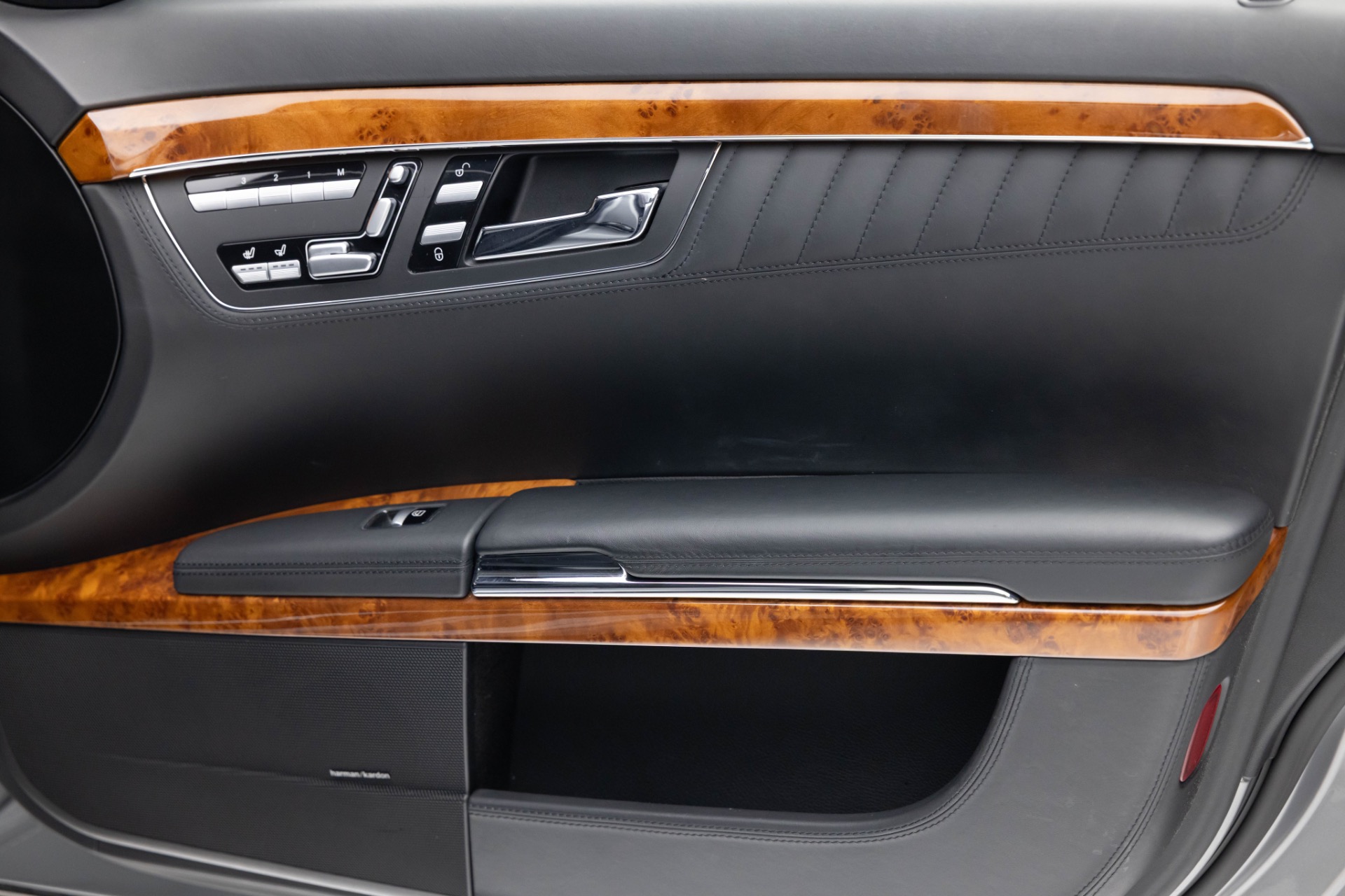 2010 Mercedes Benz S 600 photo 54