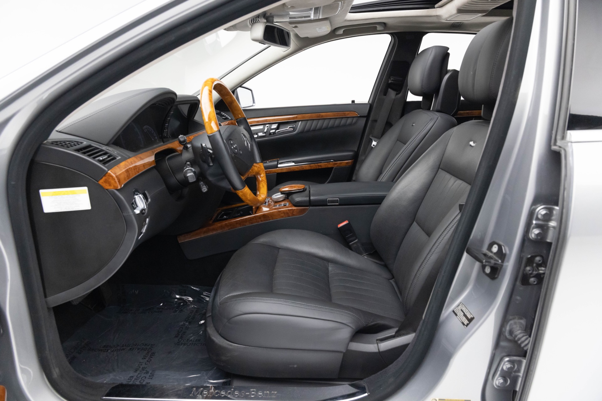 2010 Mercedes Benz S 600 photo 2