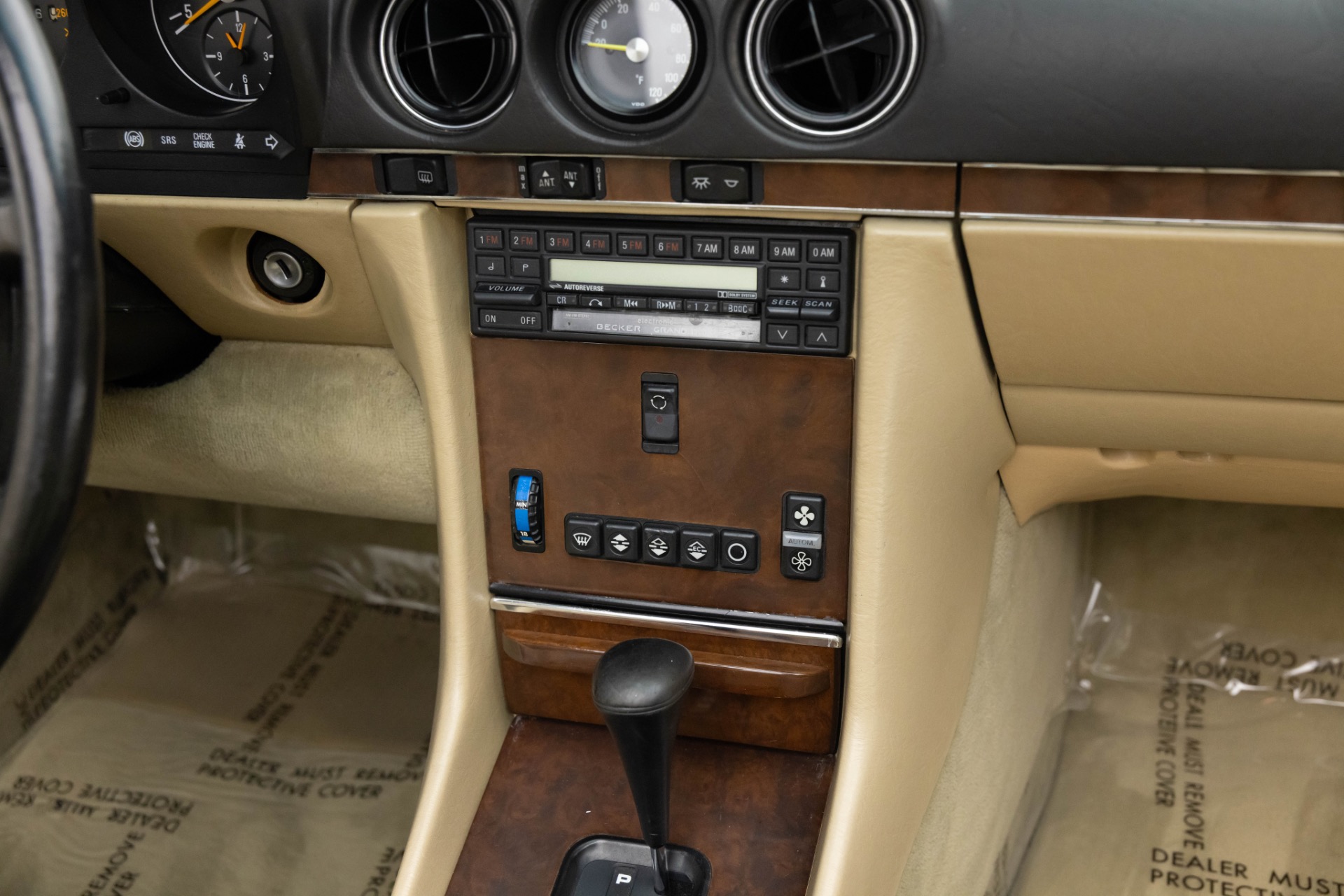 1989 Mercedes Benz 560 photo 16