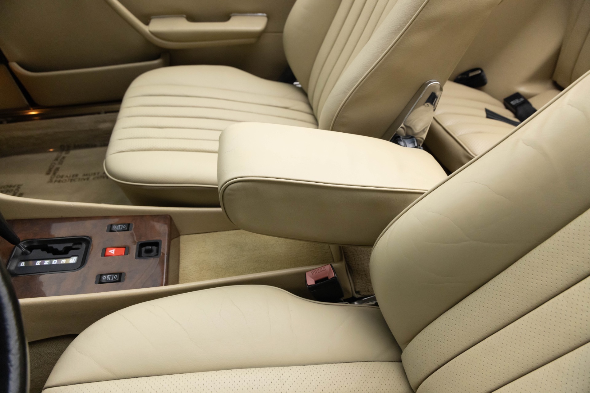 1989 Mercedes Benz 560 photo 26
