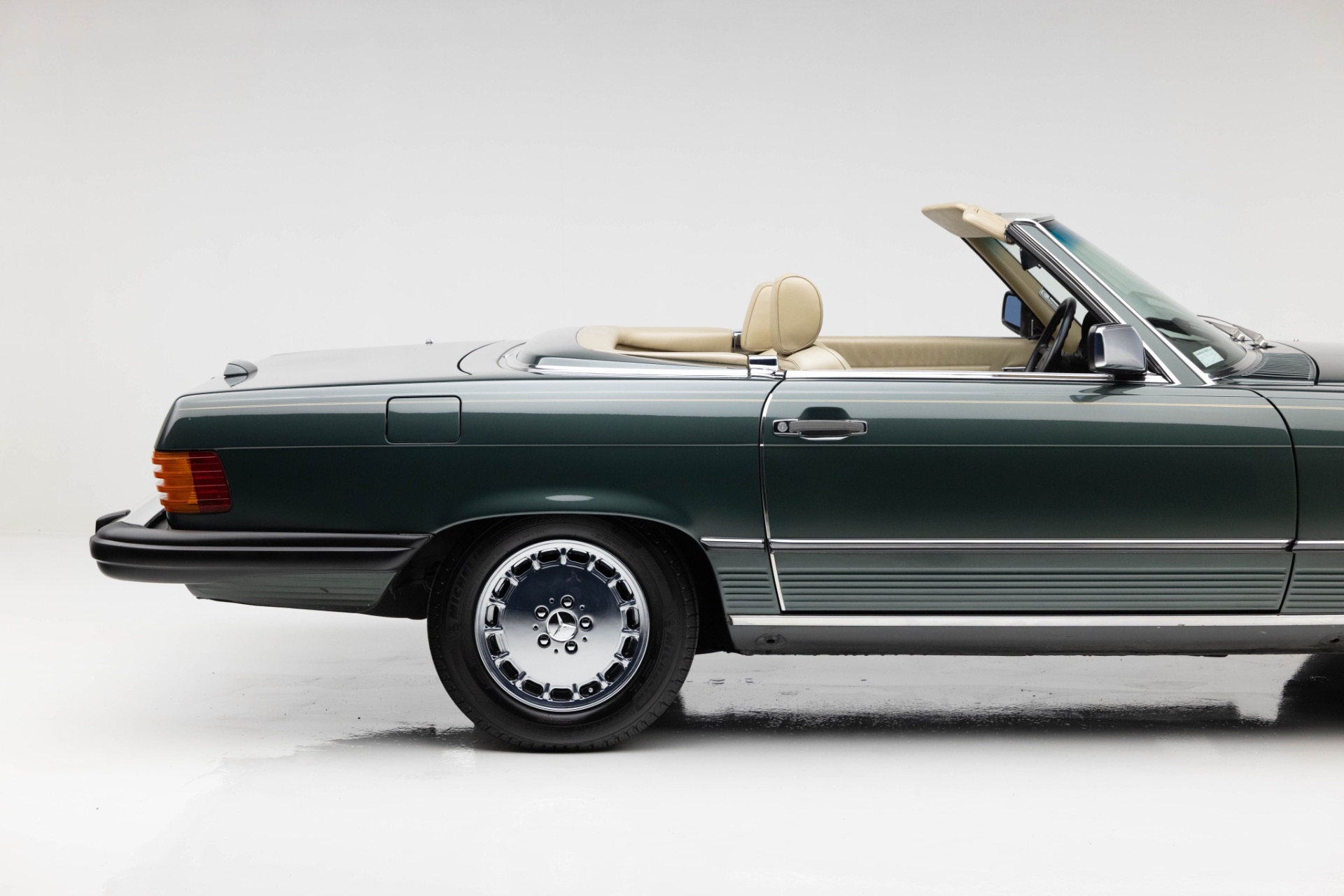 1989 Mercedes Benz 560 photo 31