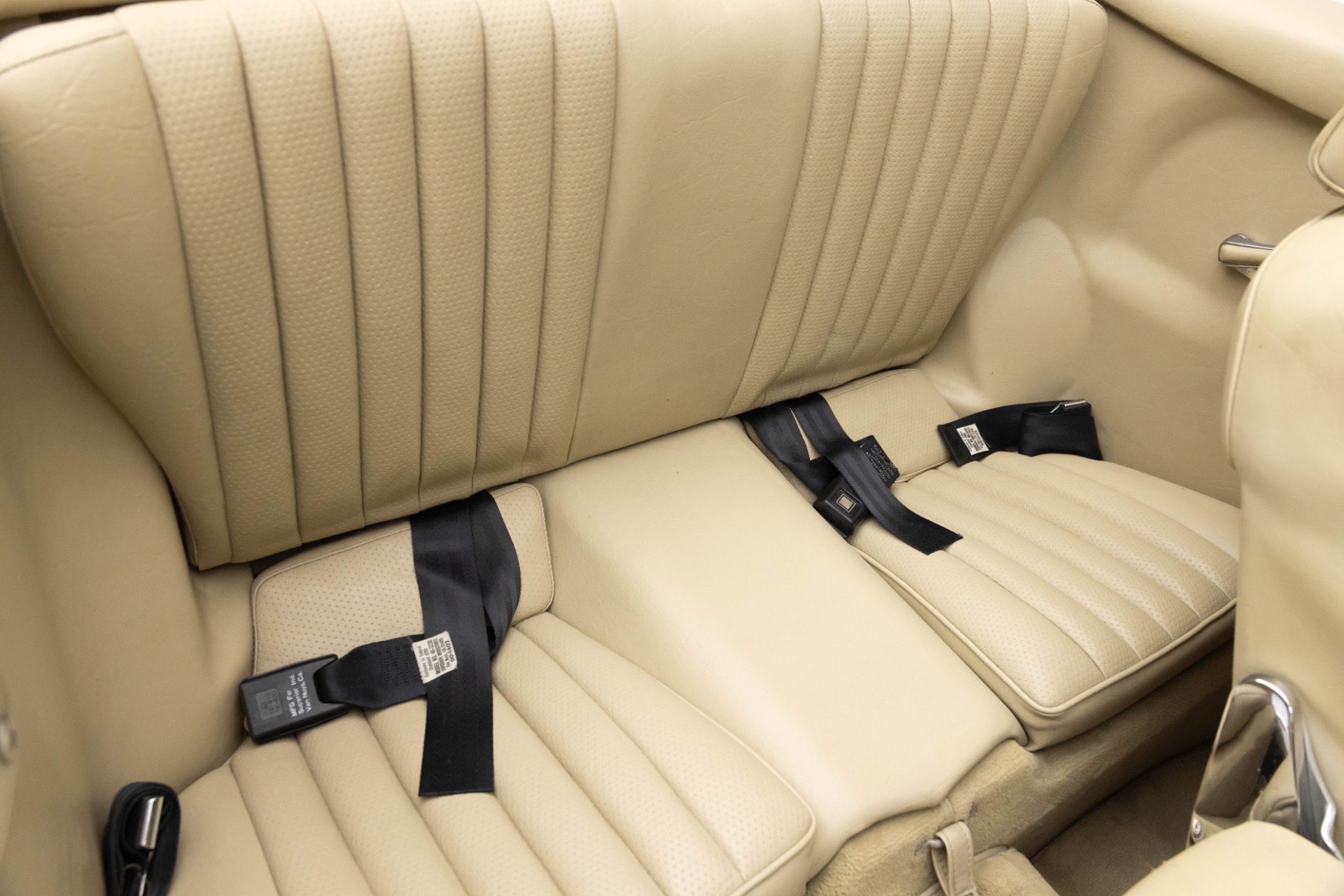 1989 Mercedes Benz 560 photo 38