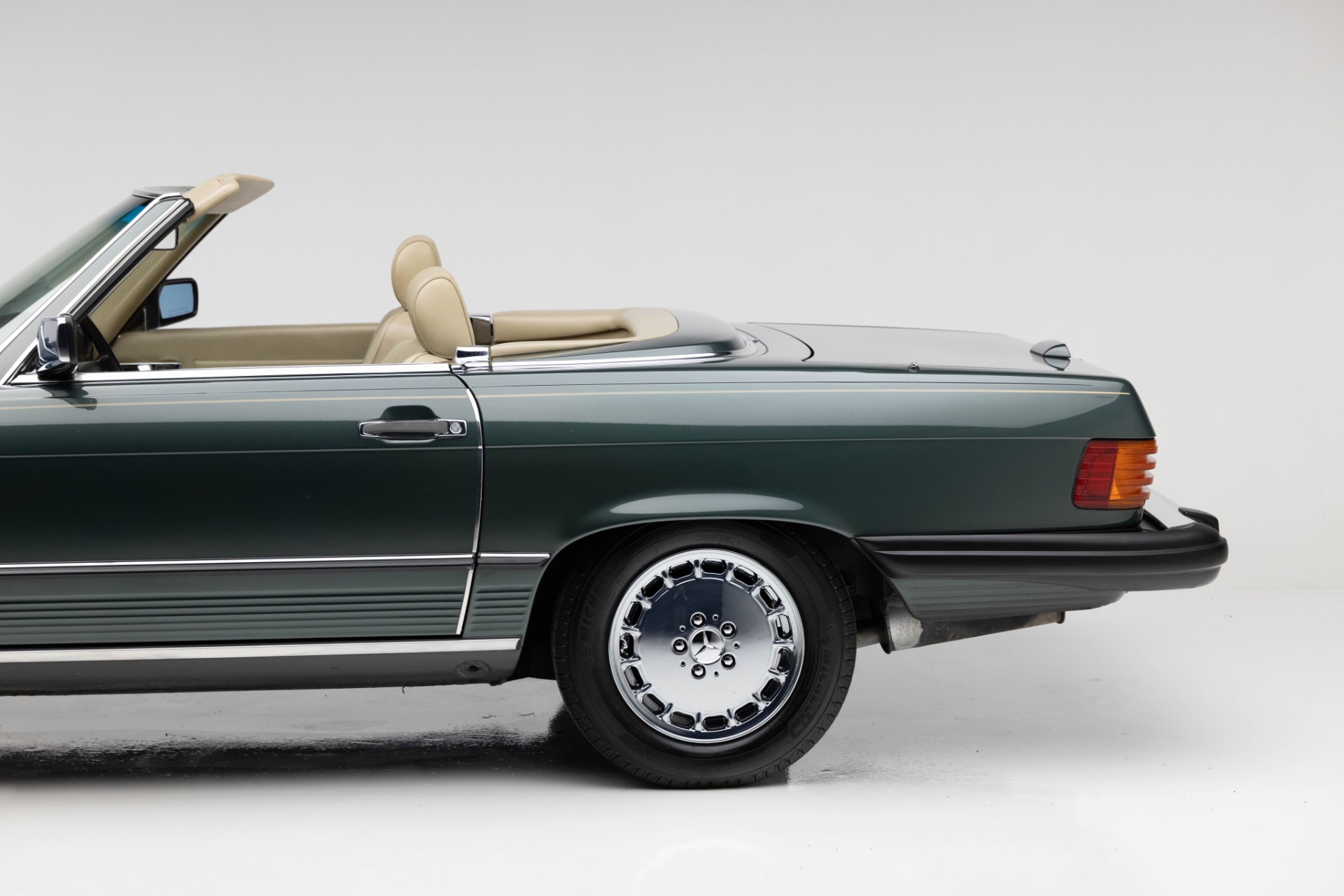 1989 Mercedes Benz 560 photo 42