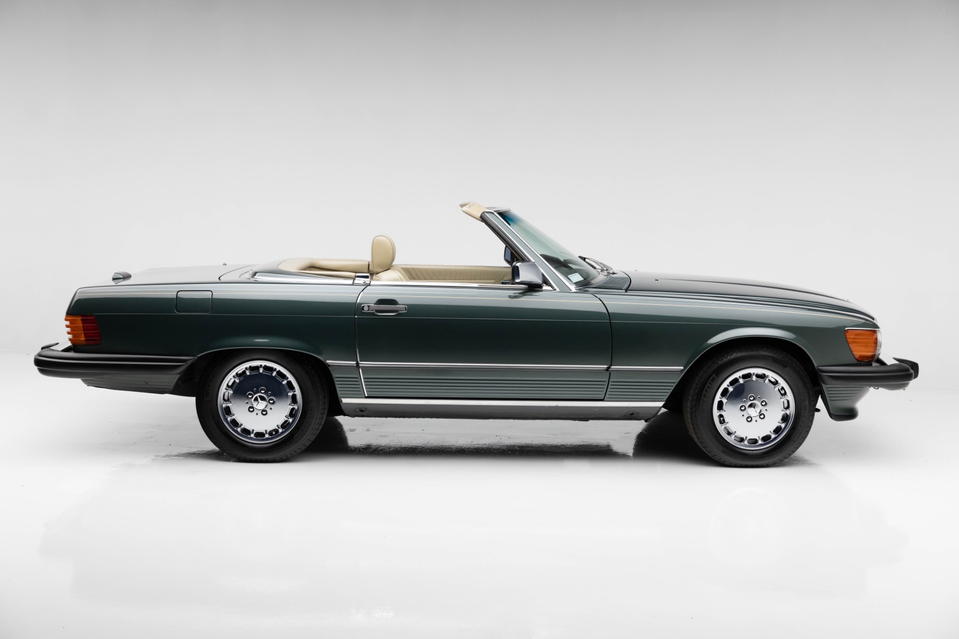 1989 Mercedes Benz 560 photo 9