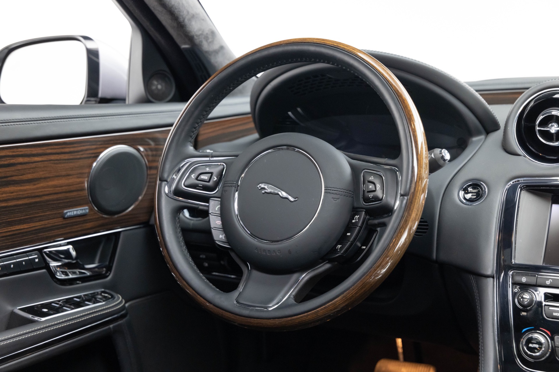 2013 Jaguar XJ XJL Portfolio photo 10