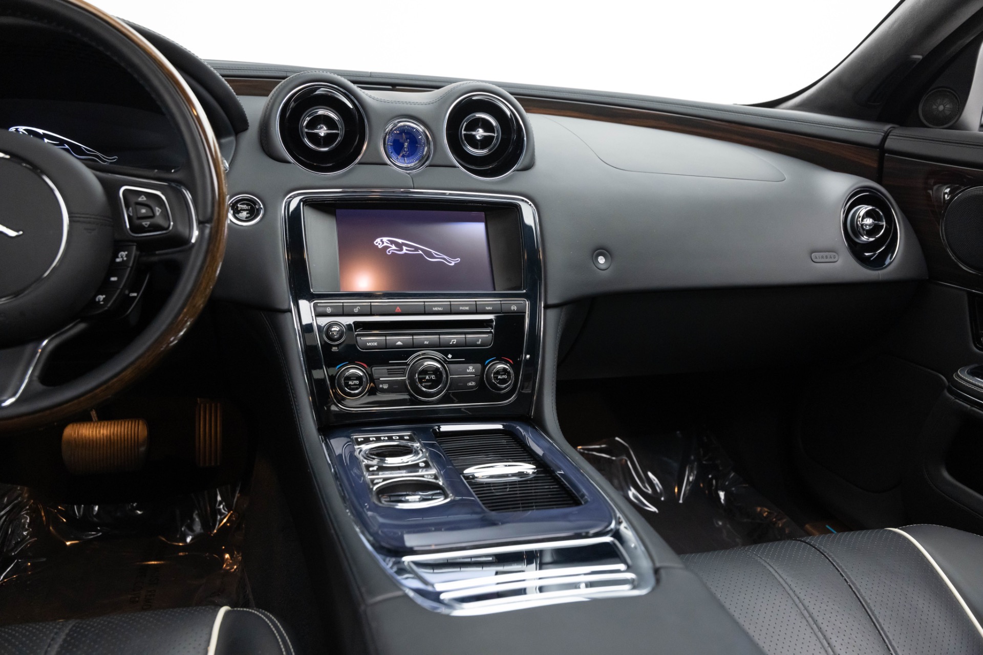 2013 Jaguar XJ XJL Portfolio photo 12