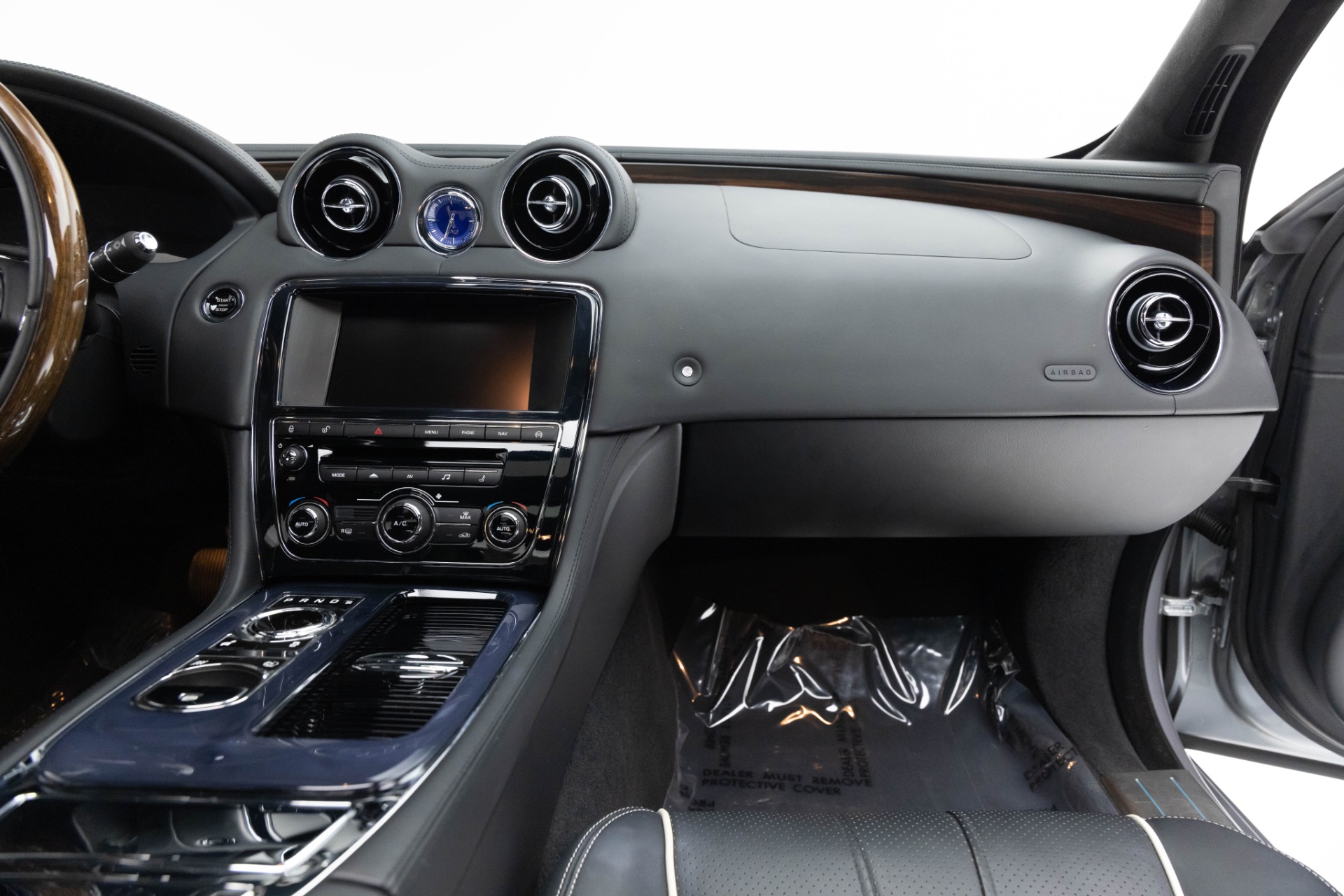 2013 Jaguar XJ XJL Portfolio photo 14