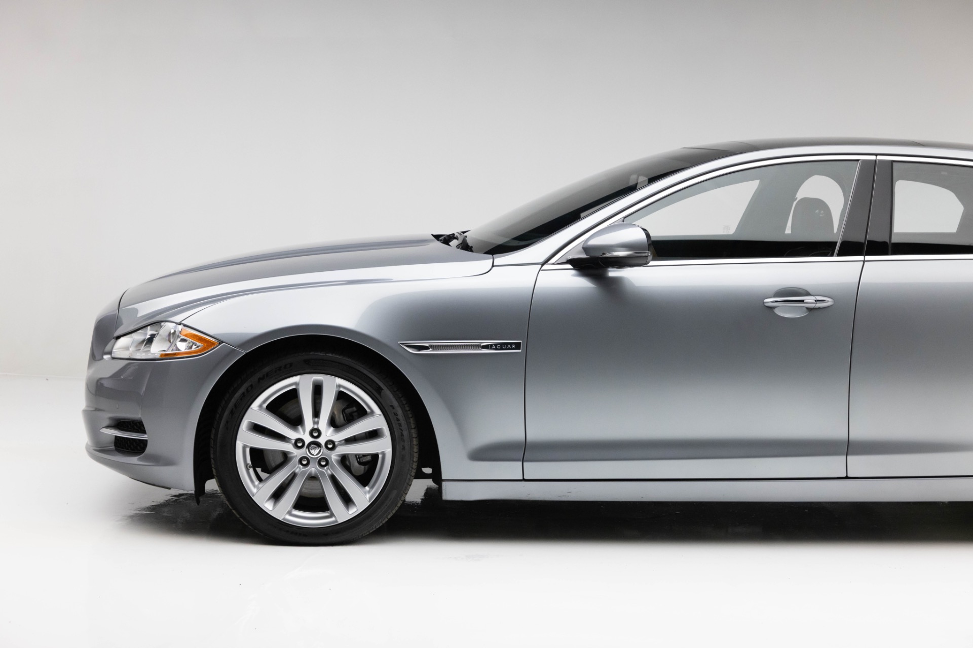 2013 Jaguar XJ XJL Portfolio photo 17