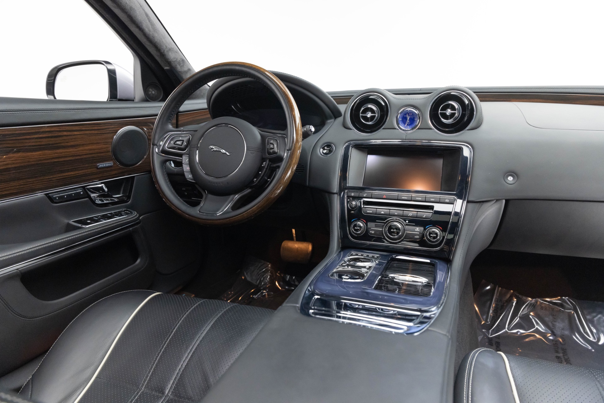 2013 Jaguar XJ XJL Portfolio photo 18