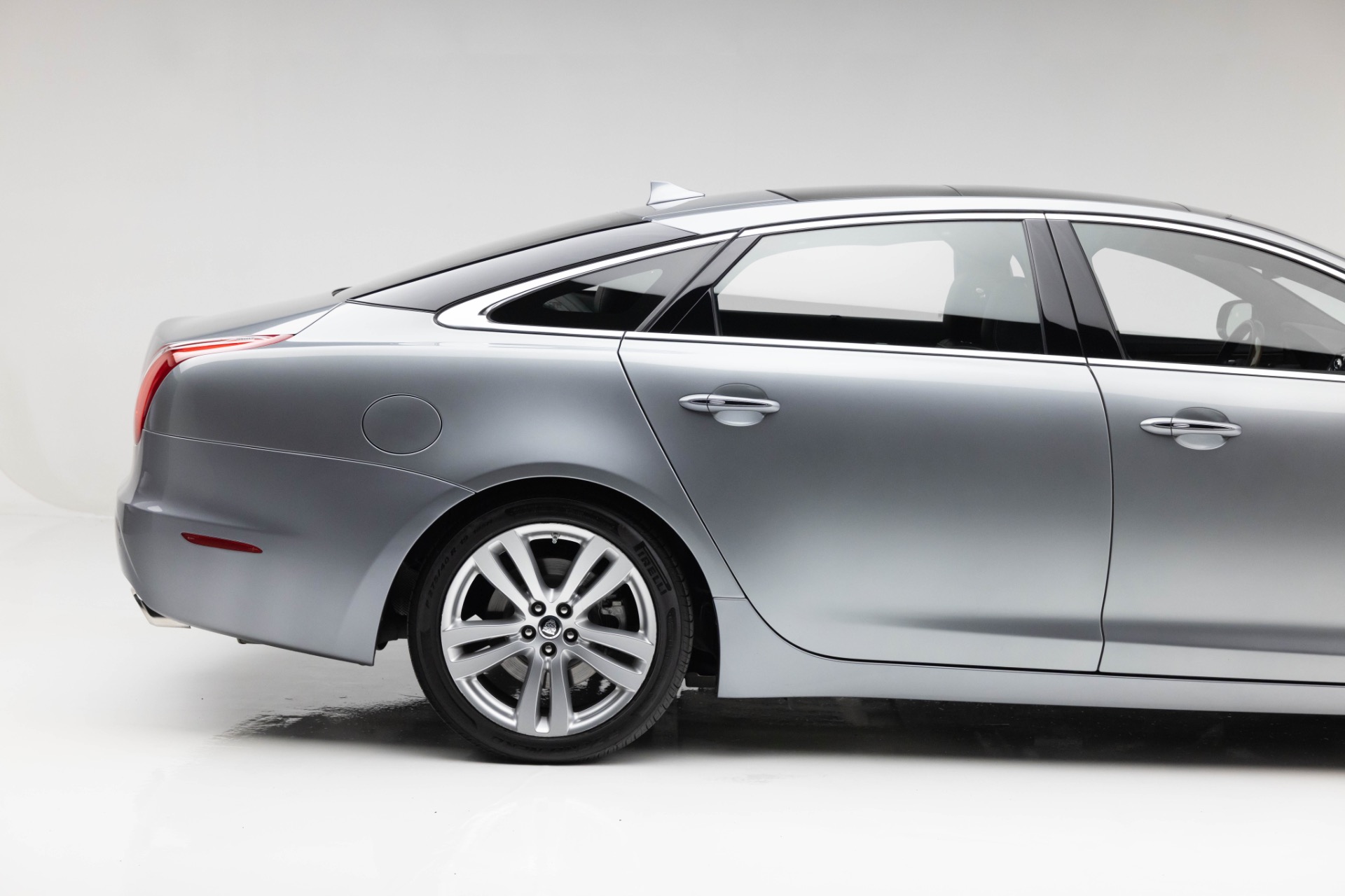 2013 Jaguar XJ XJL Portfolio photo 21