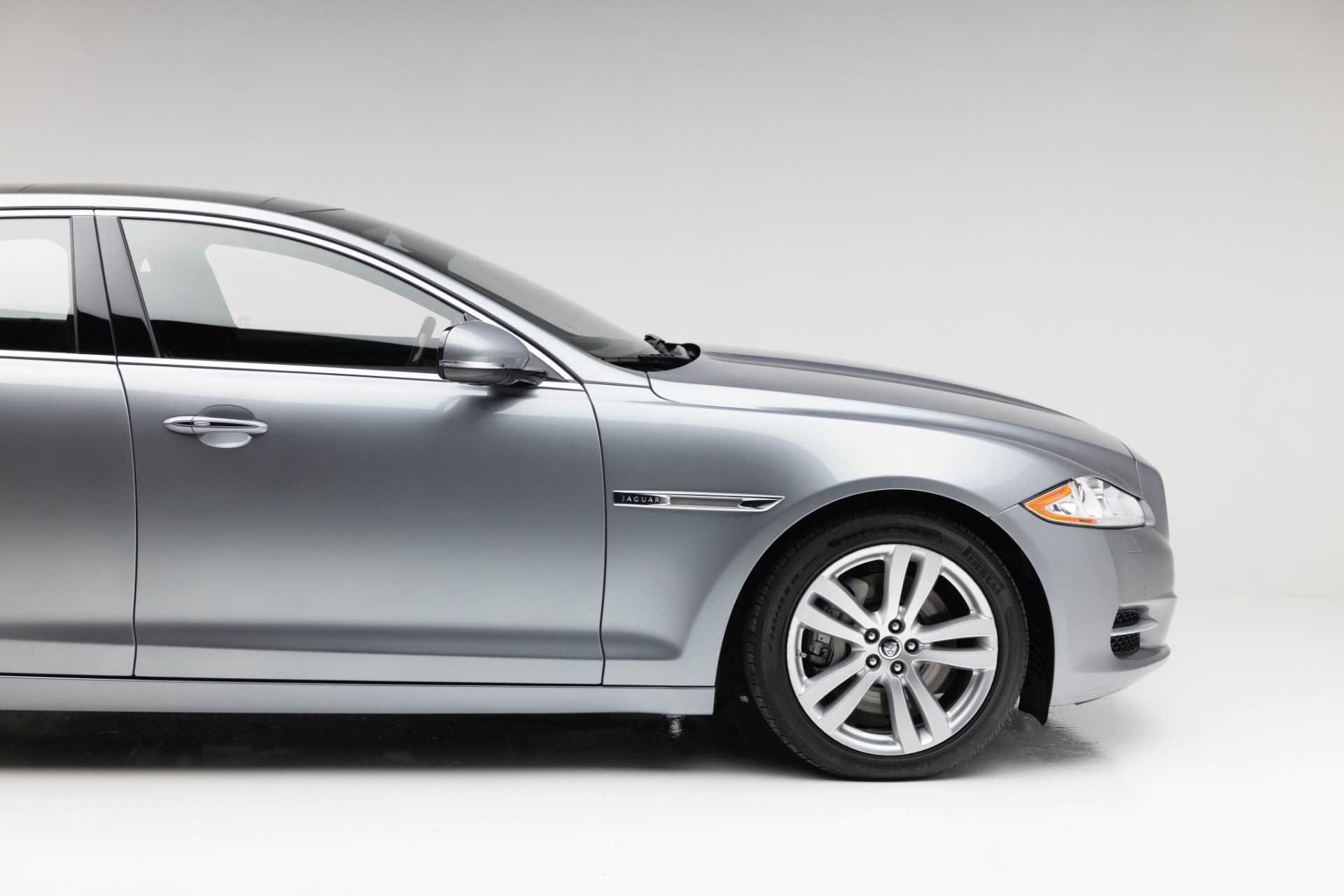 2013 Jaguar XJ XJL Portfolio photo 23