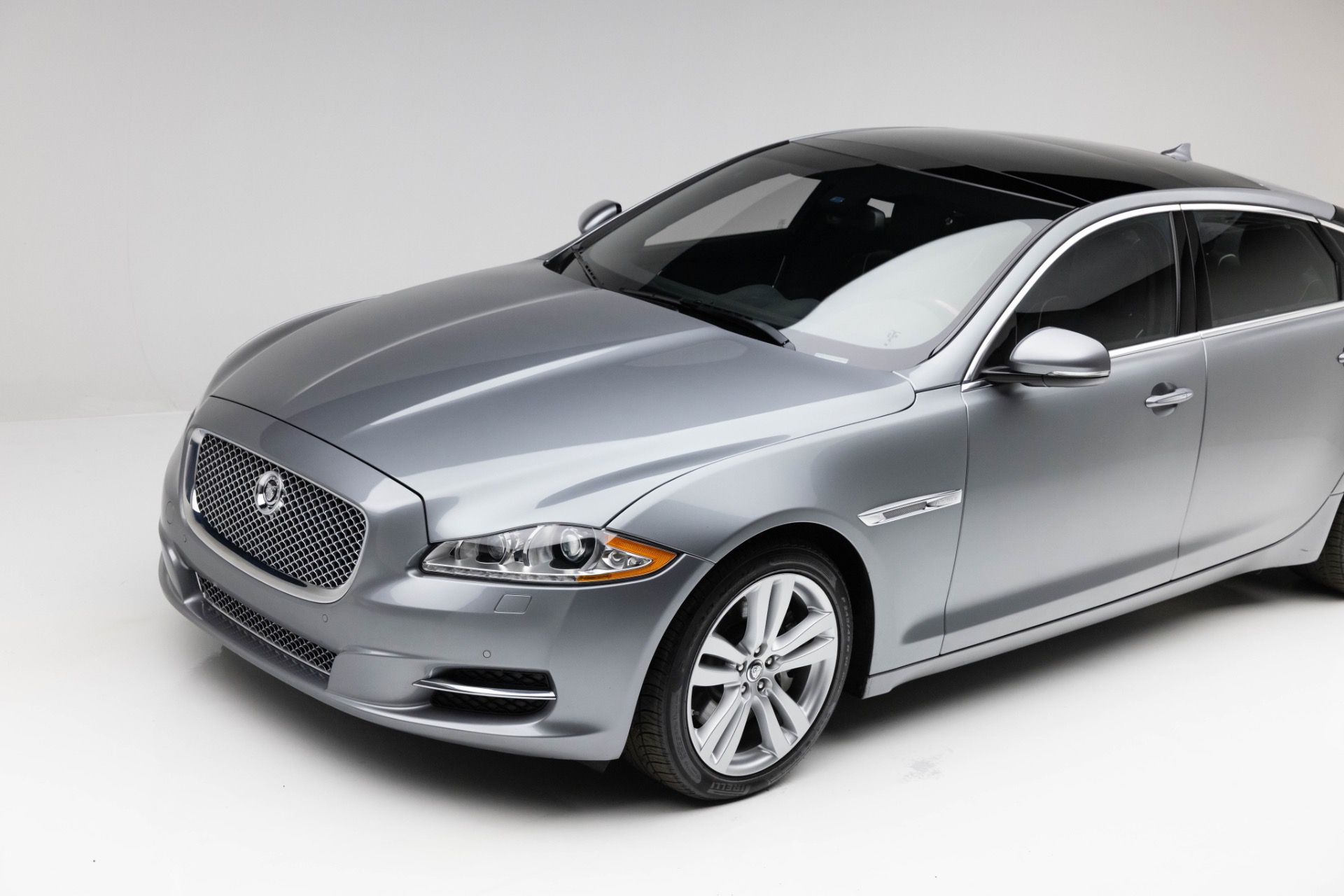 2013 Jaguar XJ XJL Portfolio photo 25