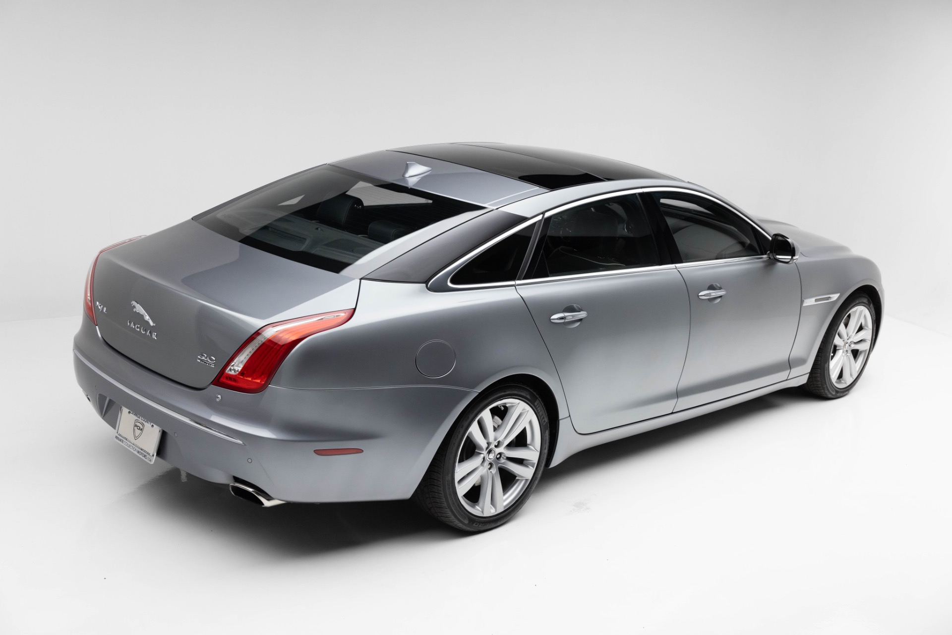 2013 Jaguar XJ XJL Portfolio photo 3