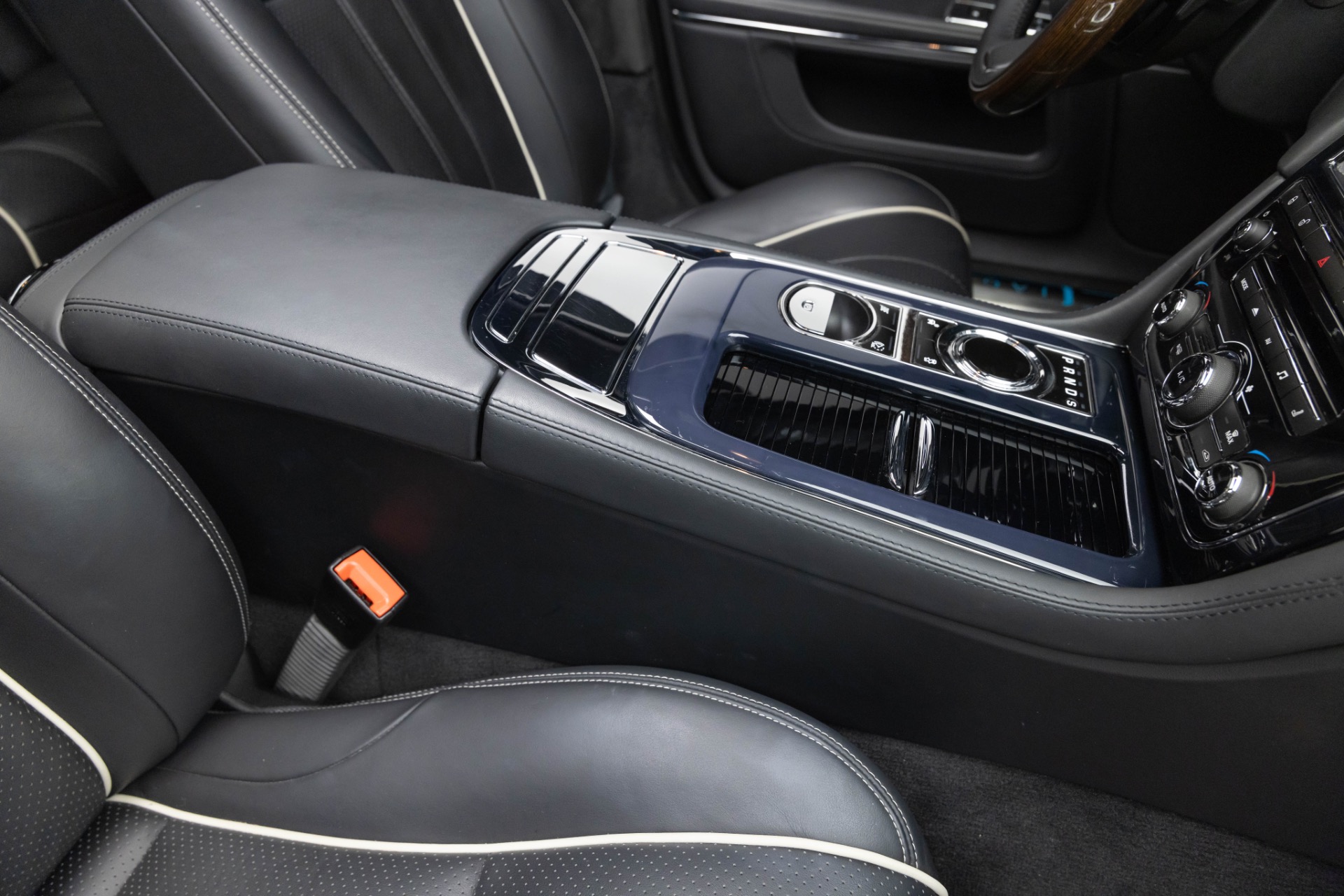 2013 Jaguar XJ XJL Portfolio photo 29