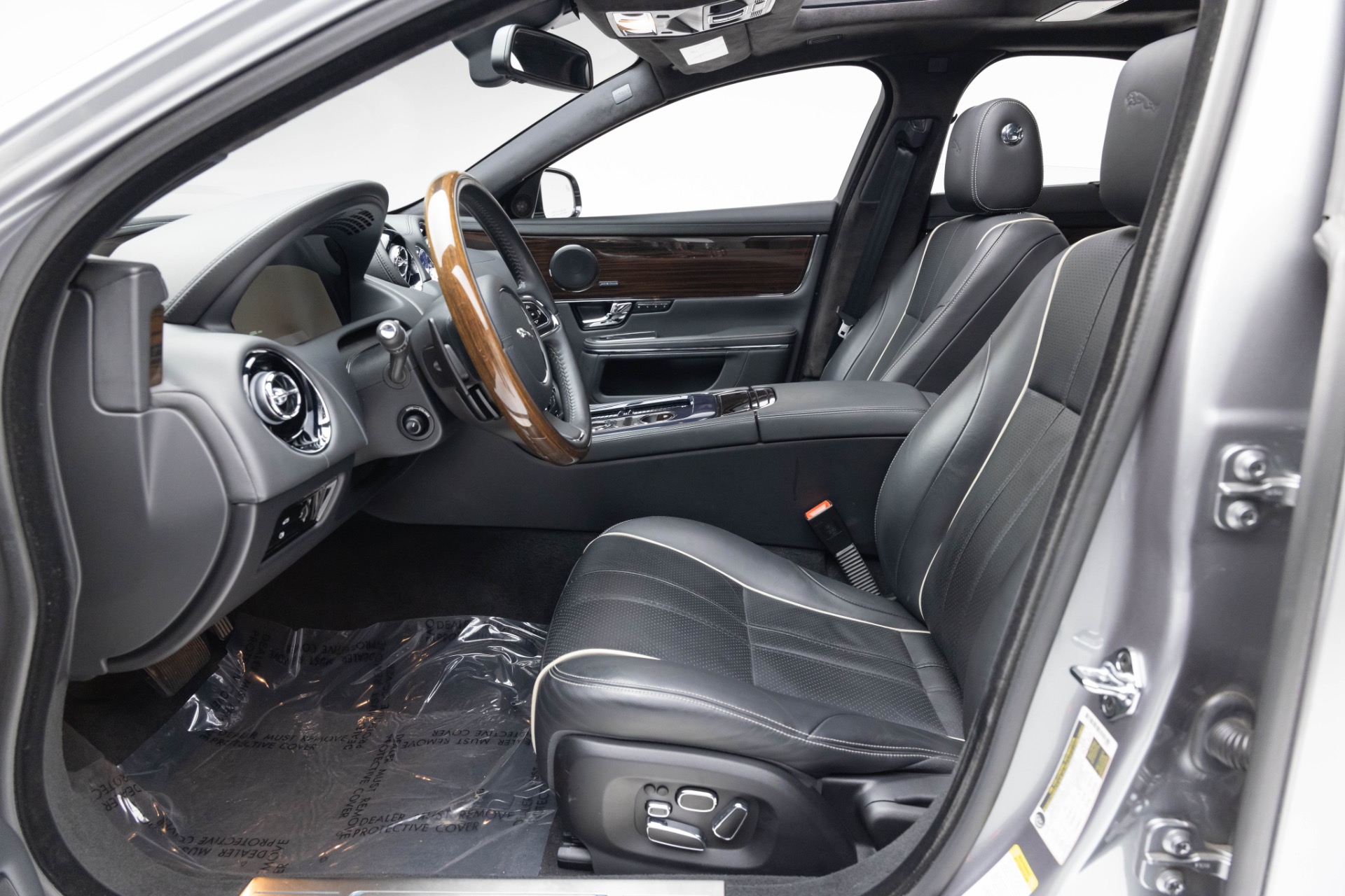 2013 Jaguar XJ XJL Portfolio photo 33