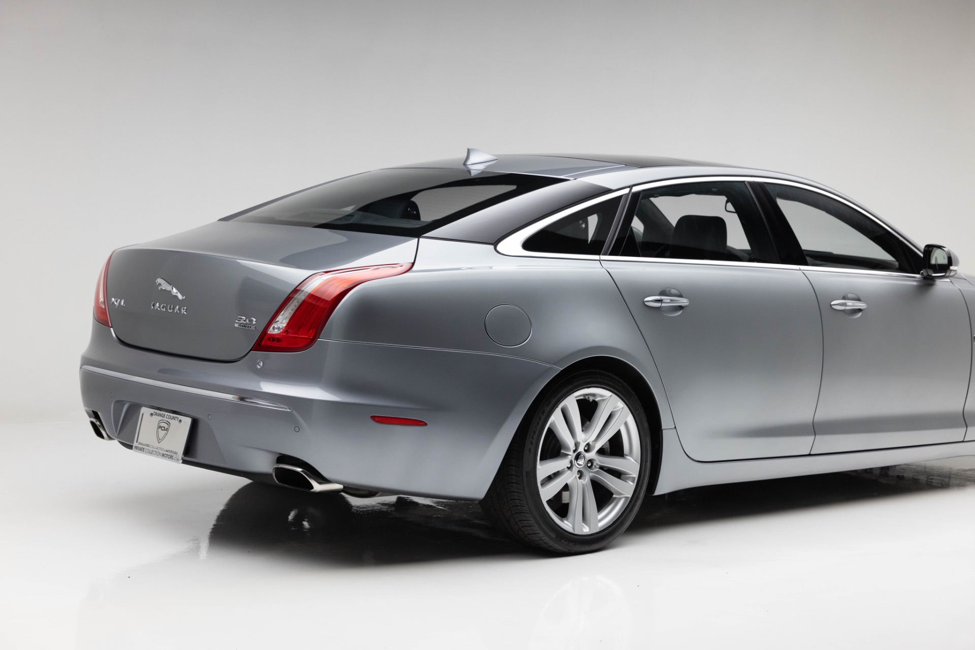 2013 Jaguar XJ XJL Portfolio photo 34