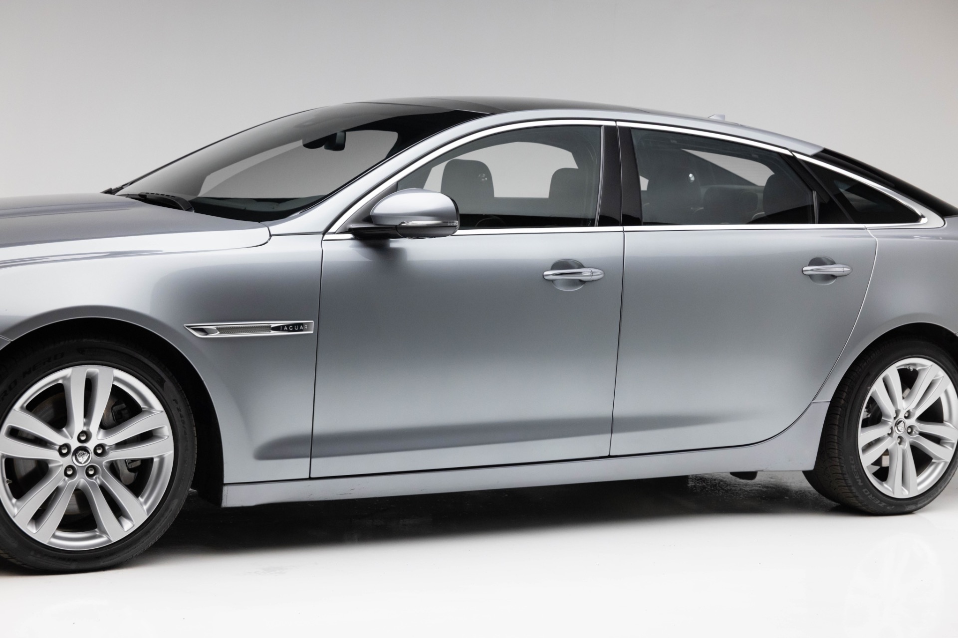 2013 Jaguar XJ XJL Portfolio photo 36
