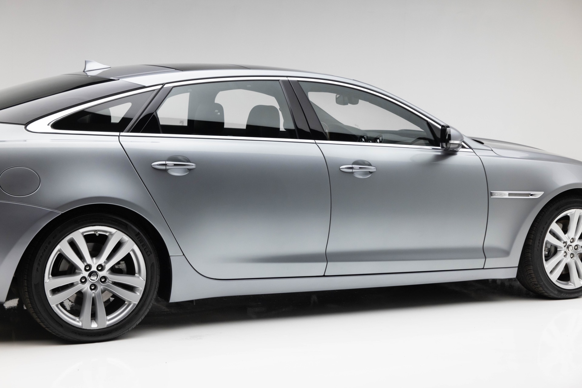 2013 Jaguar XJ XJL Portfolio photo 38