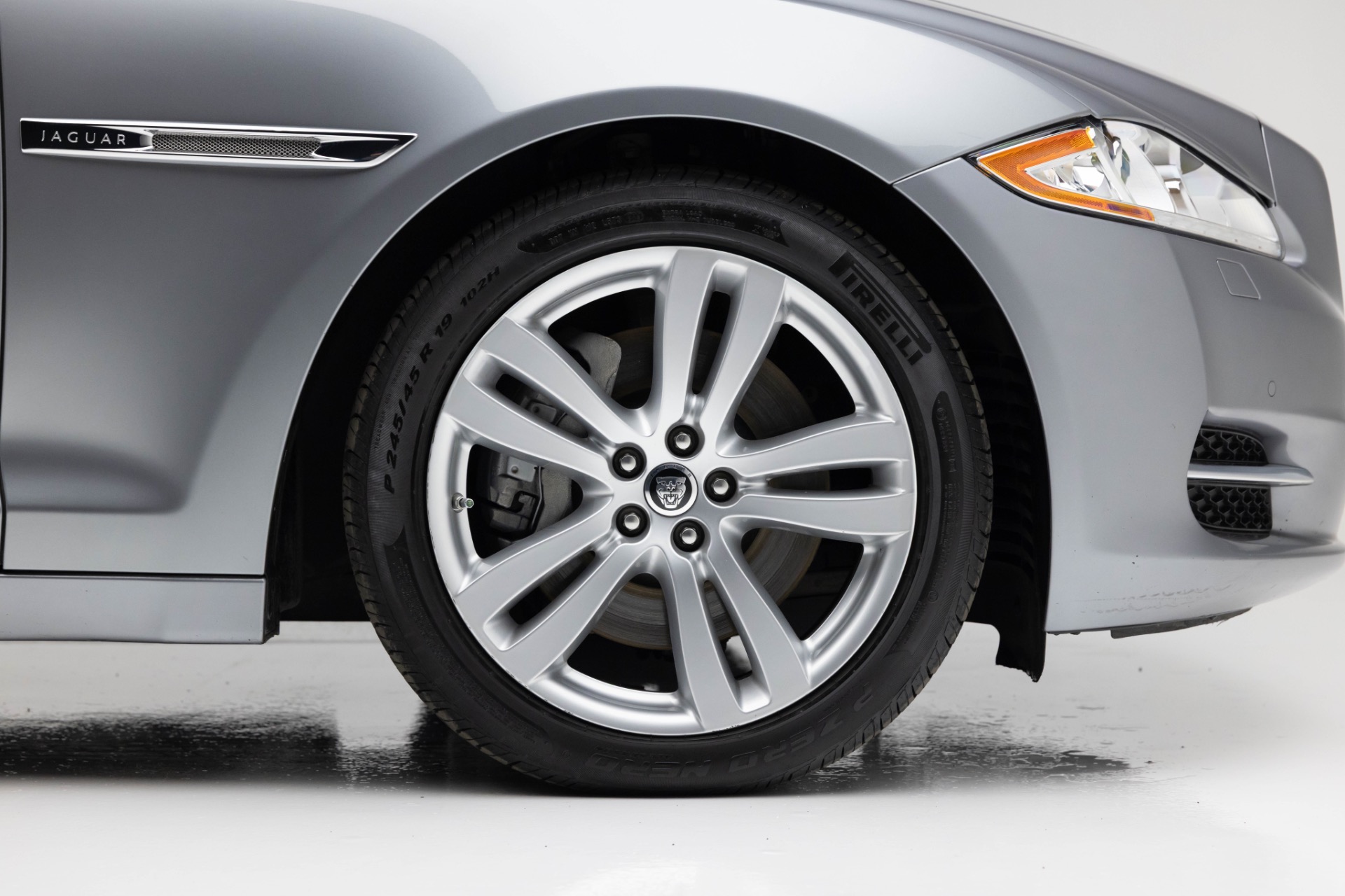 2013 Jaguar XJ XJL Portfolio photo 44