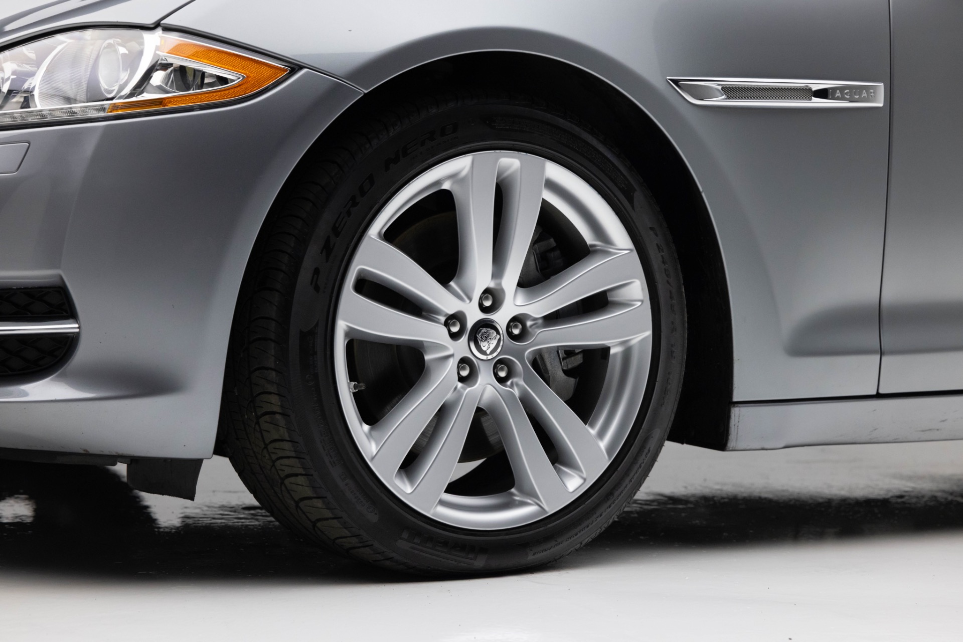 2013 Jaguar XJ XJL Portfolio photo 48