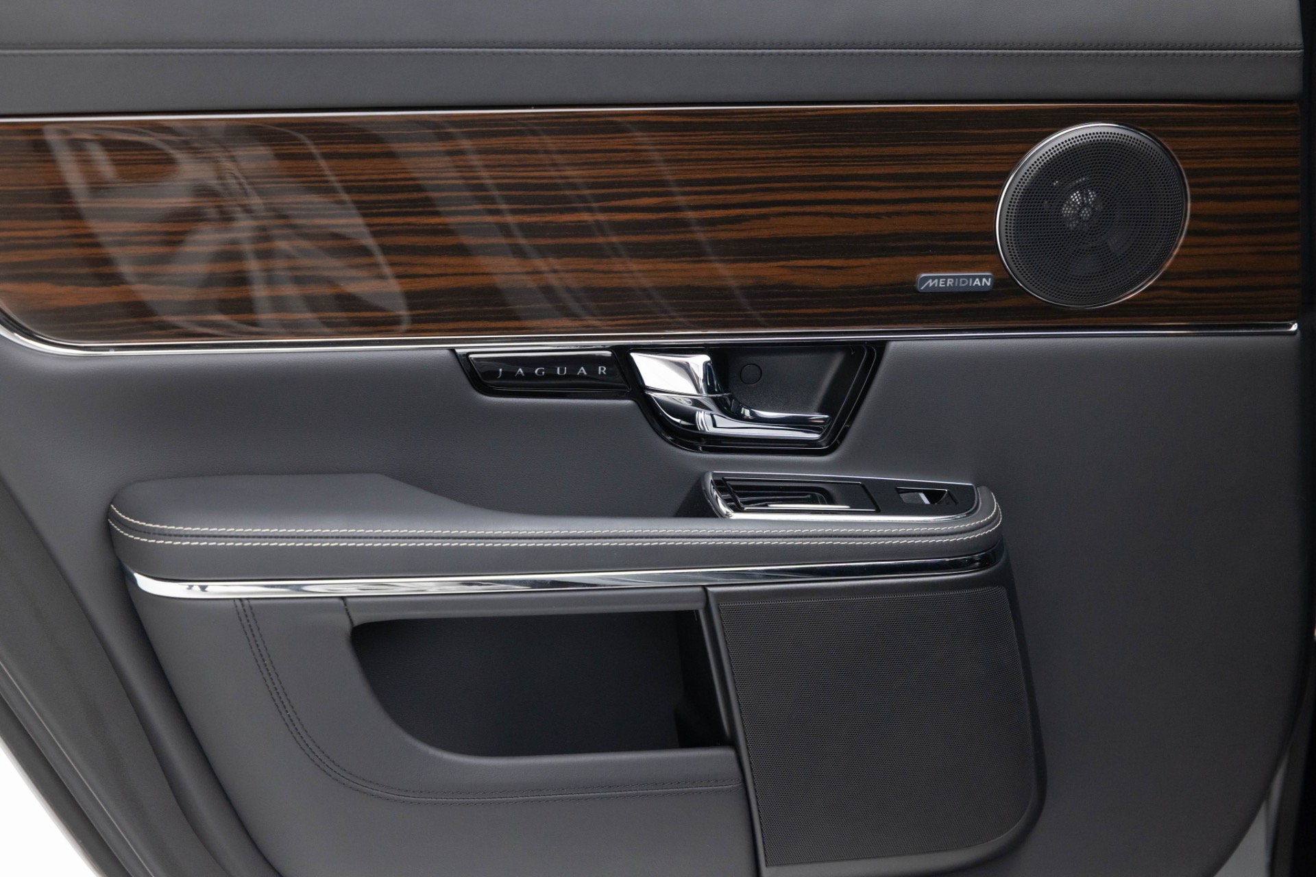 2013 Jaguar XJ XJL Portfolio photo 57
