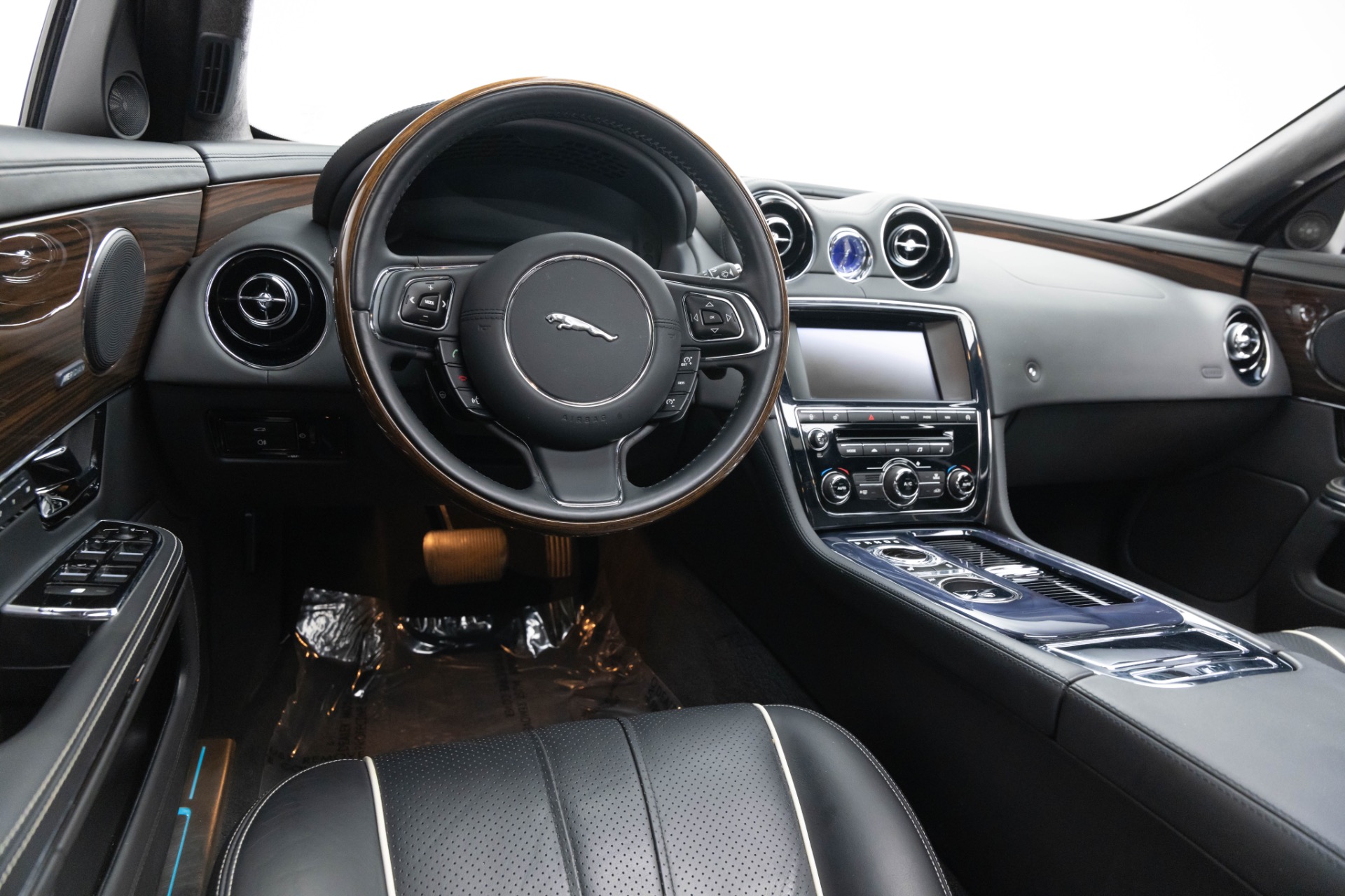 2013 Jaguar XJ XJL Portfolio photo 6